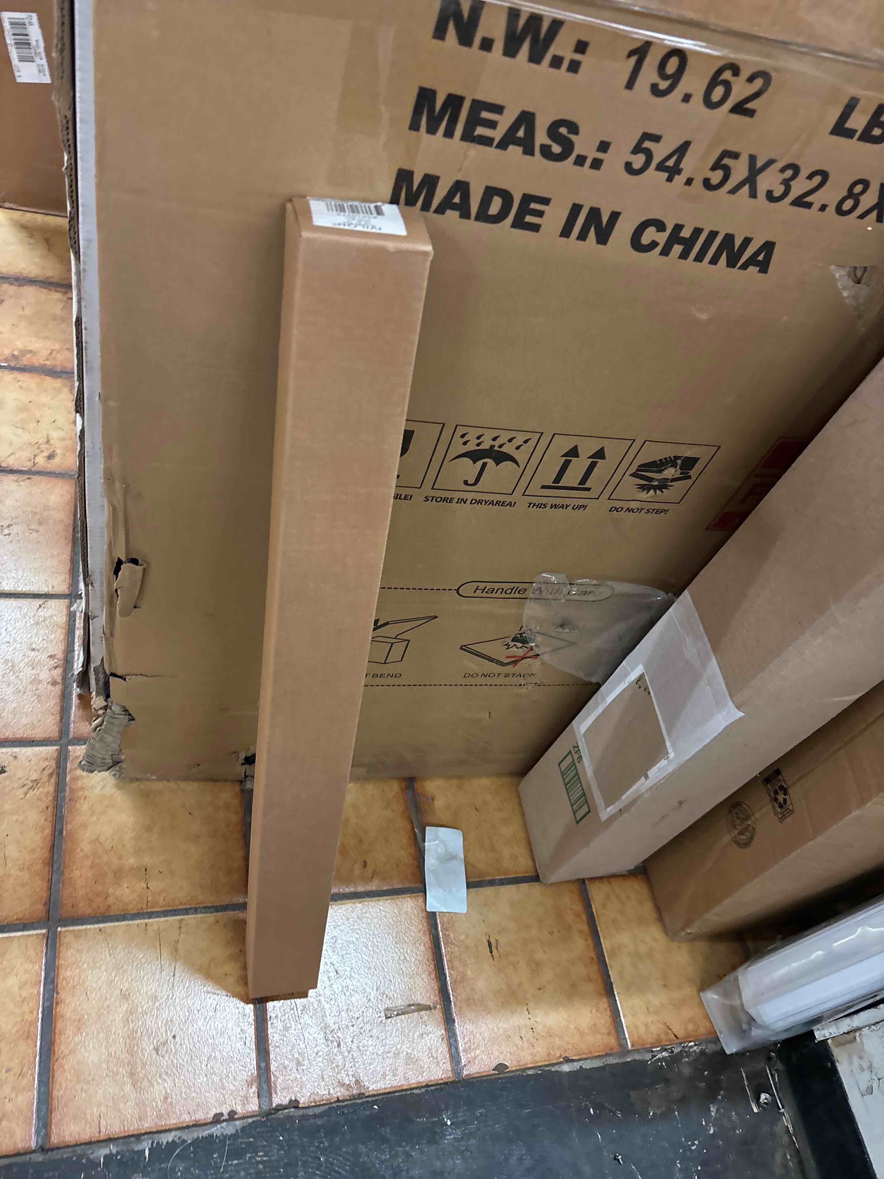 https://s3.amazonaws.com/lotting-images-prod/phillipi/RED5823214_1709267207556.jpeg