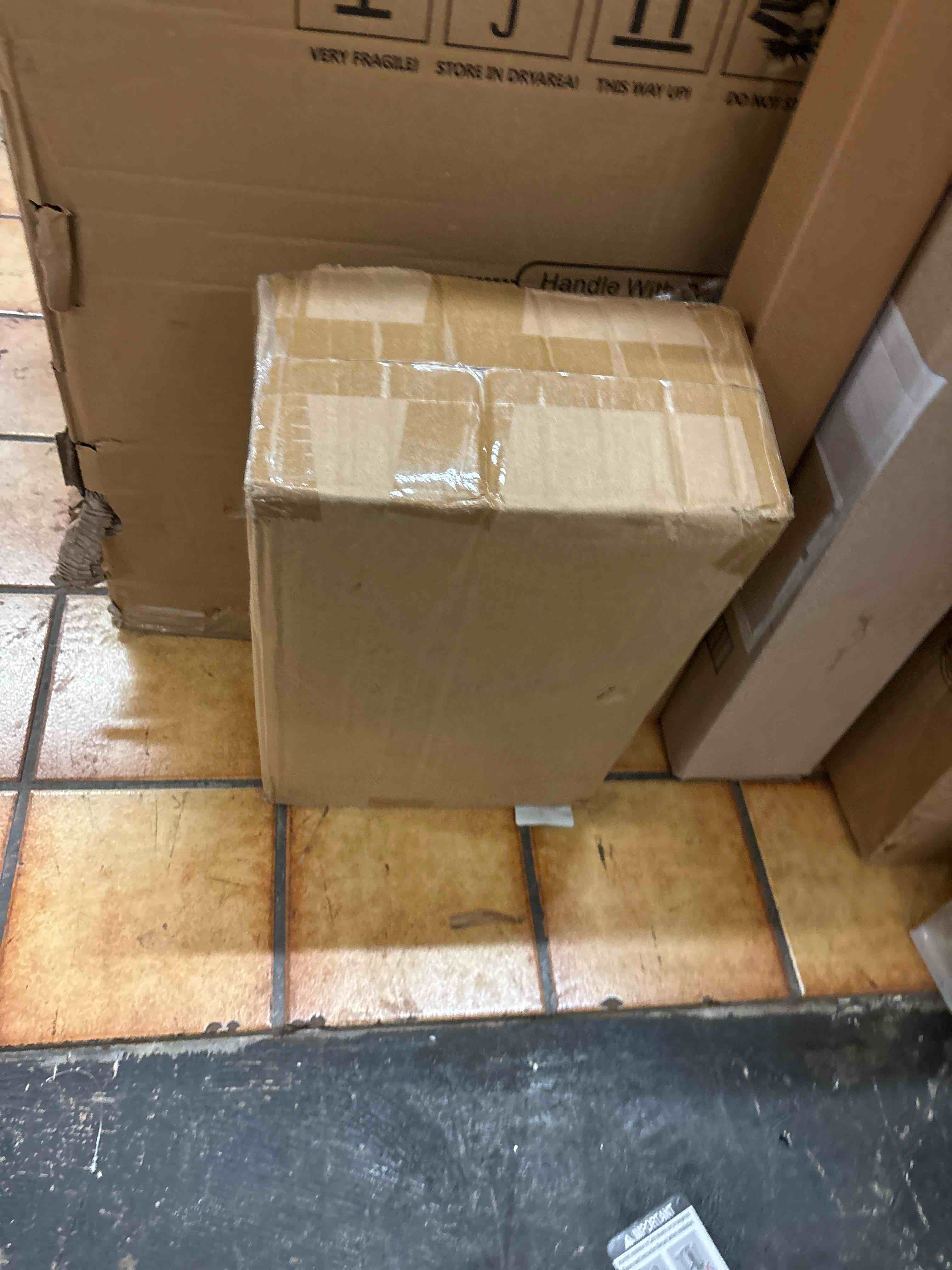https://s3.amazonaws.com/lotting-images-prod/phillipi/RED5823215_1709267341121.jpeg