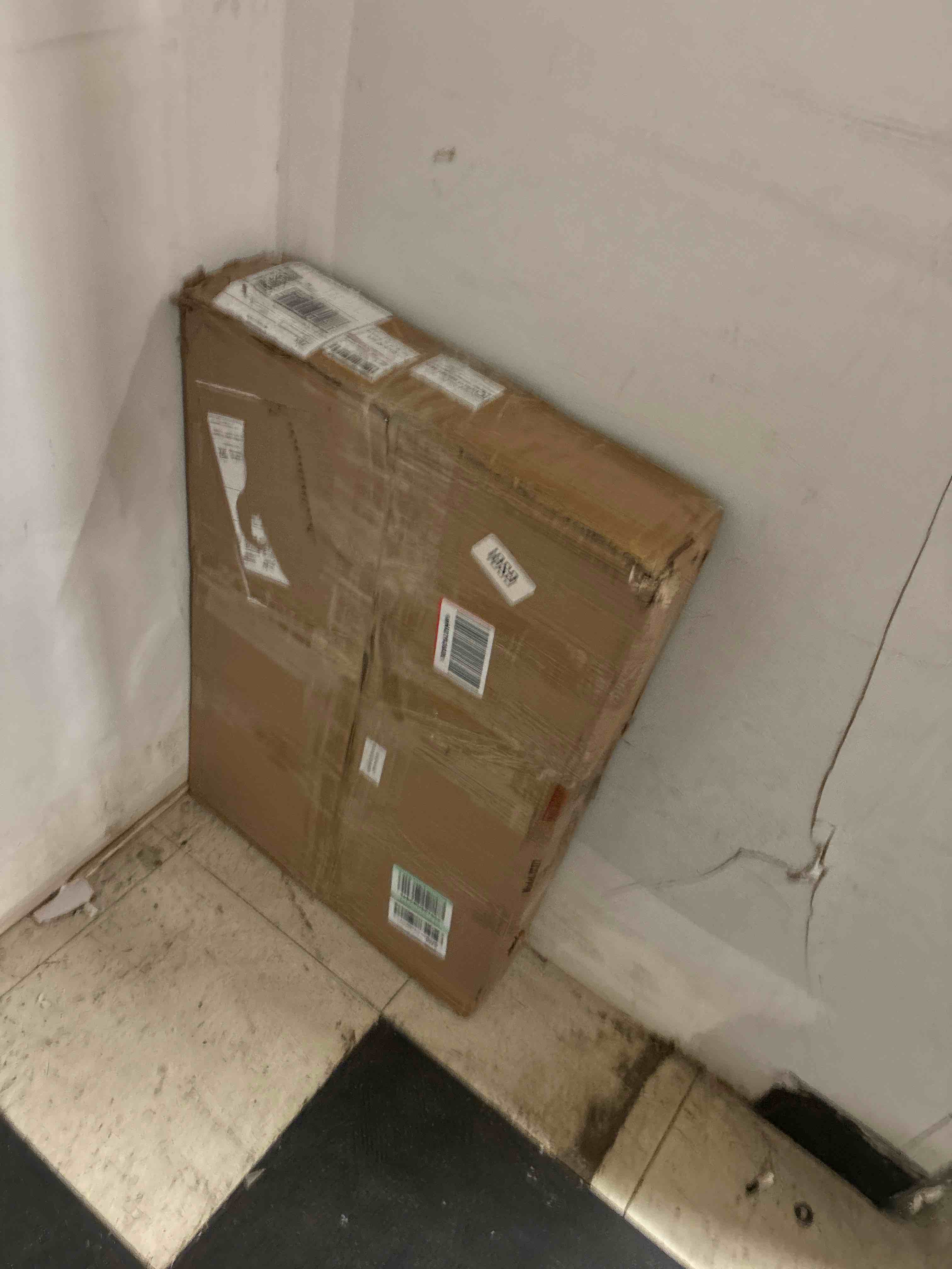 https://s3.amazonaws.com/lotting-images-prod/phillipi/RED5823257_1709317226494.jpeg