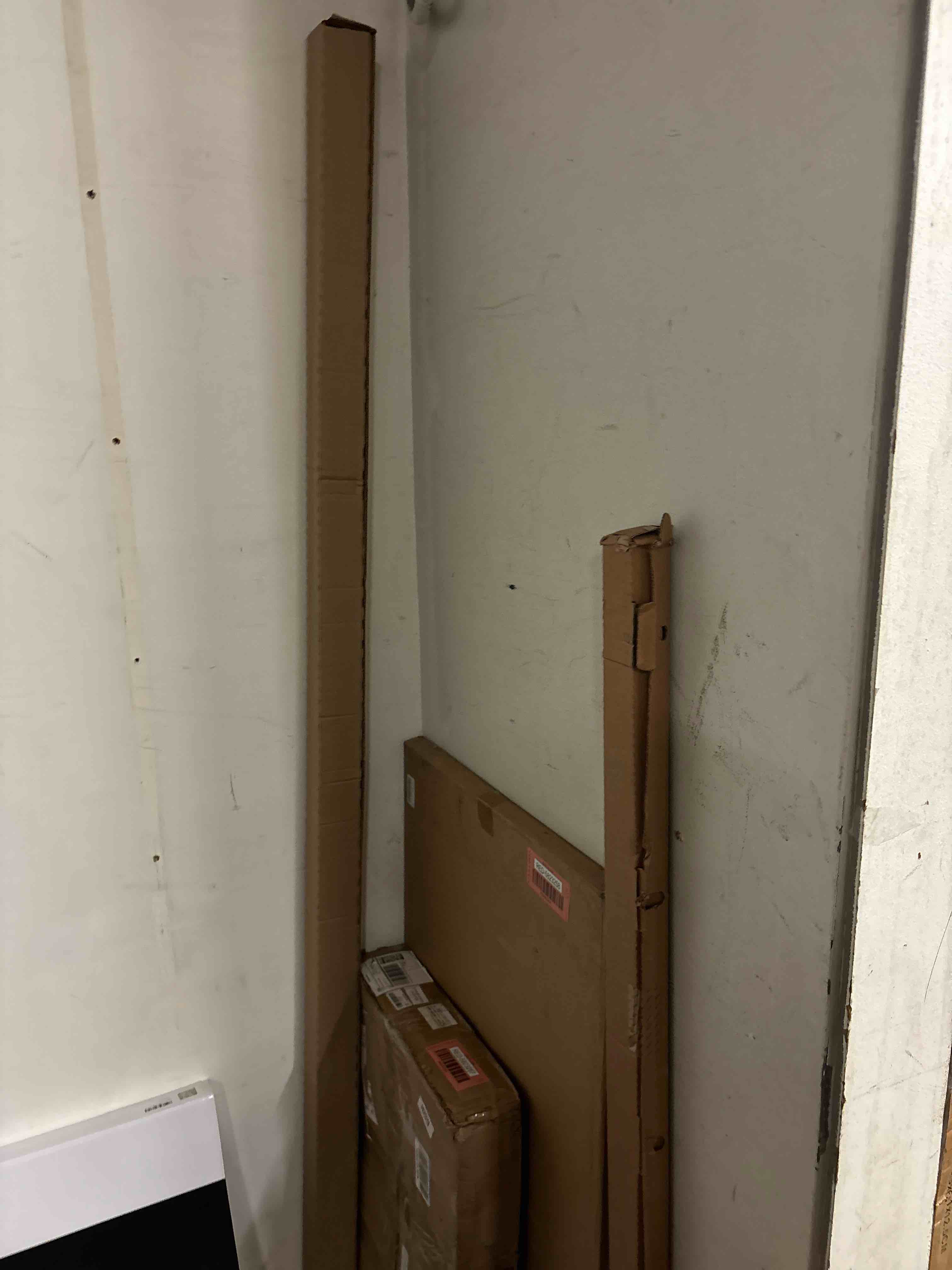 https://s3.amazonaws.com/lotting-images-prod/phillipi/RED5823261_1709317548003.jpeg
