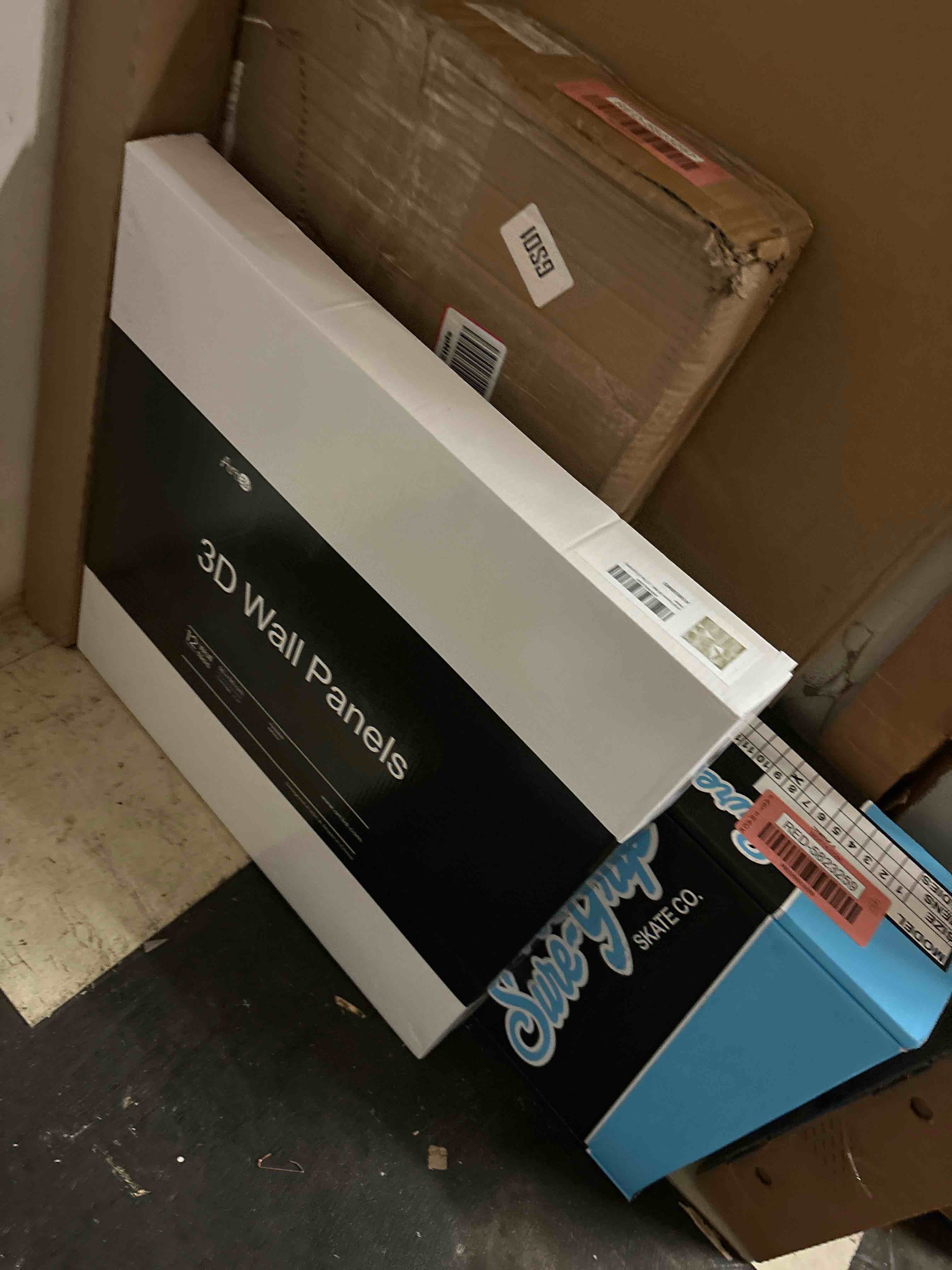https://s3.amazonaws.com/lotting-images-prod/phillipi/RED5823262_1709317620434.jpeg