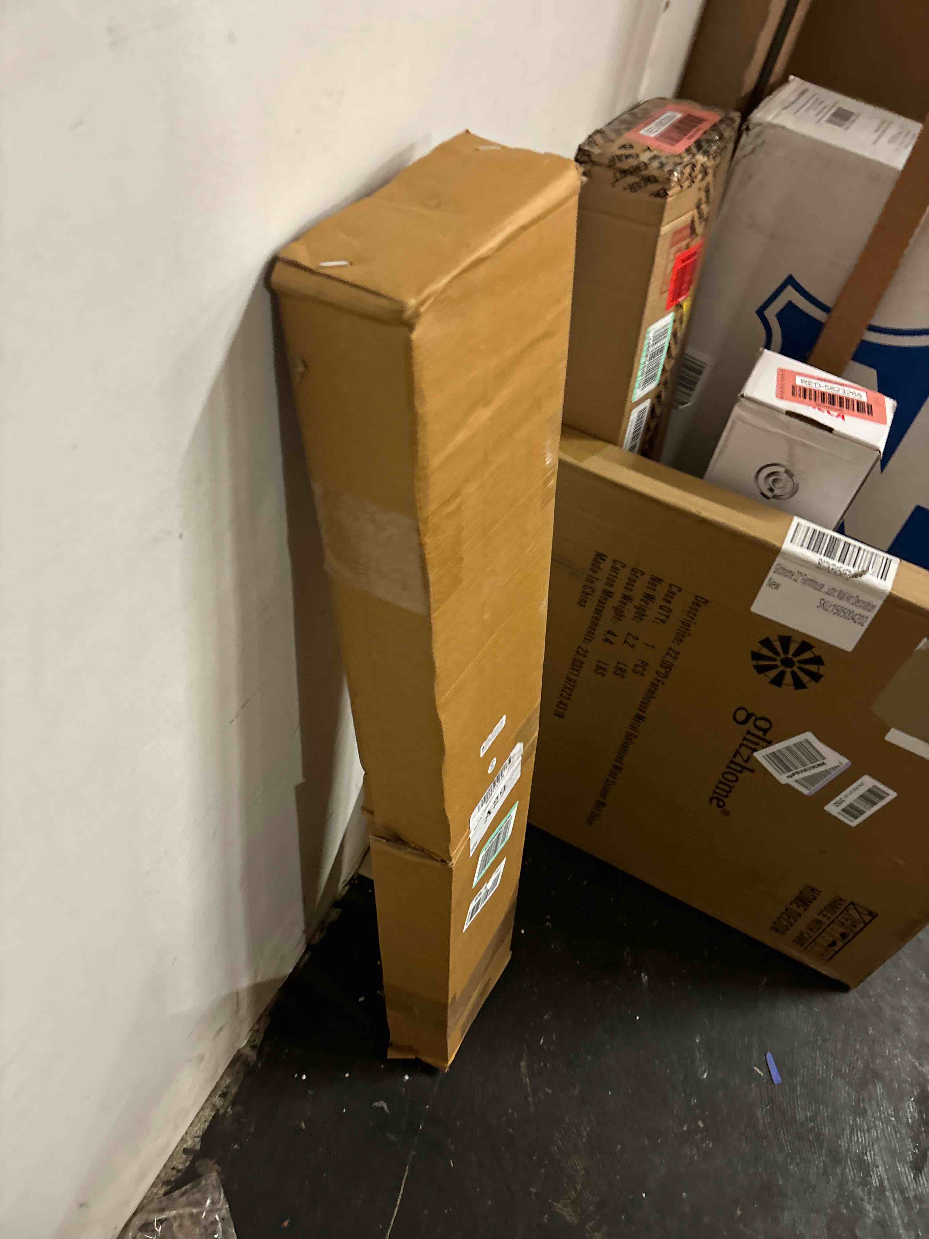 https://s3.amazonaws.com/lotting-images-prod/phillipi/RED5823268_1709318075868.jpeg