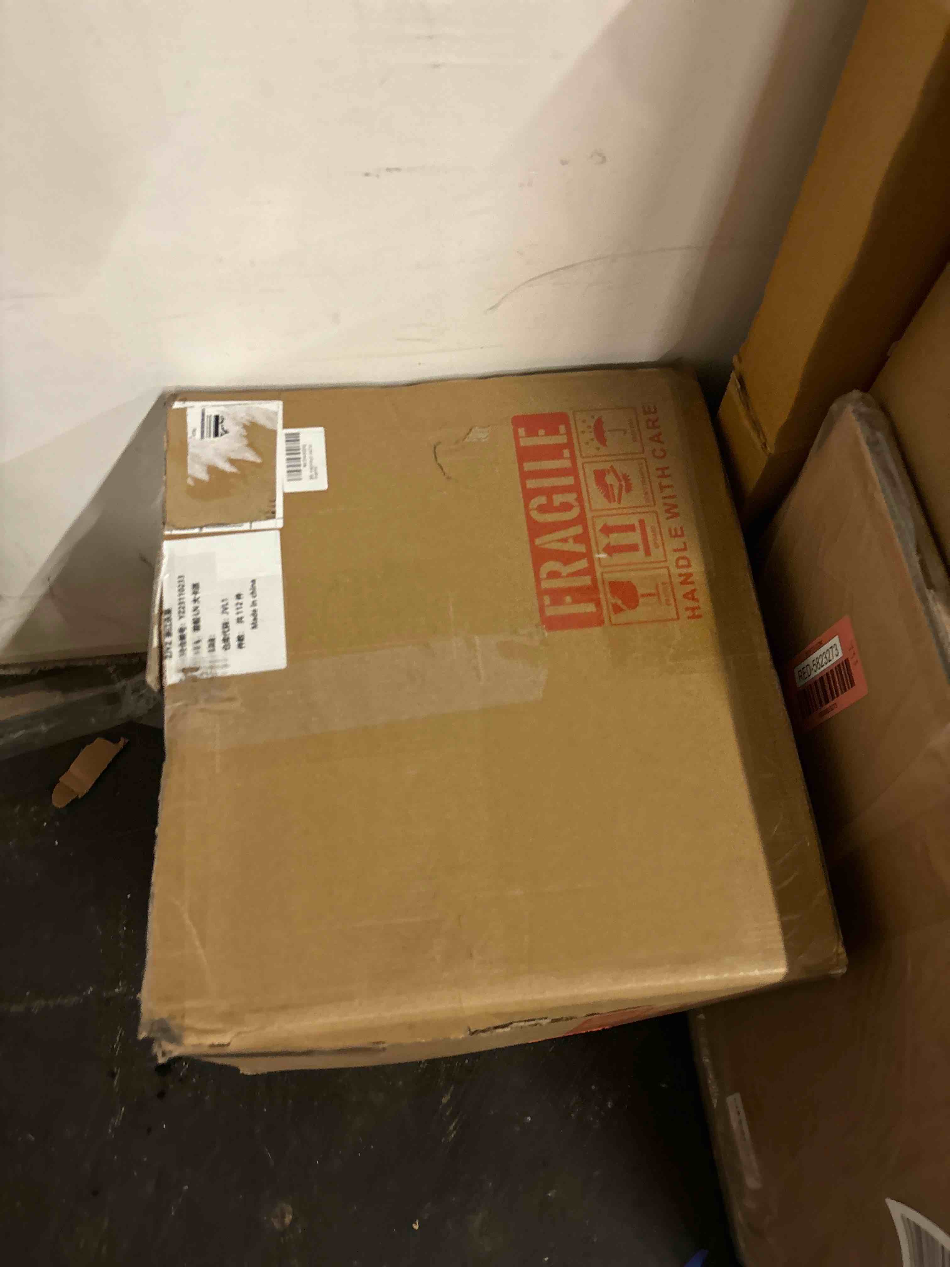 https://s3.amazonaws.com/lotting-images-prod/phillipi/RED5823275_1709318591098.jpeg