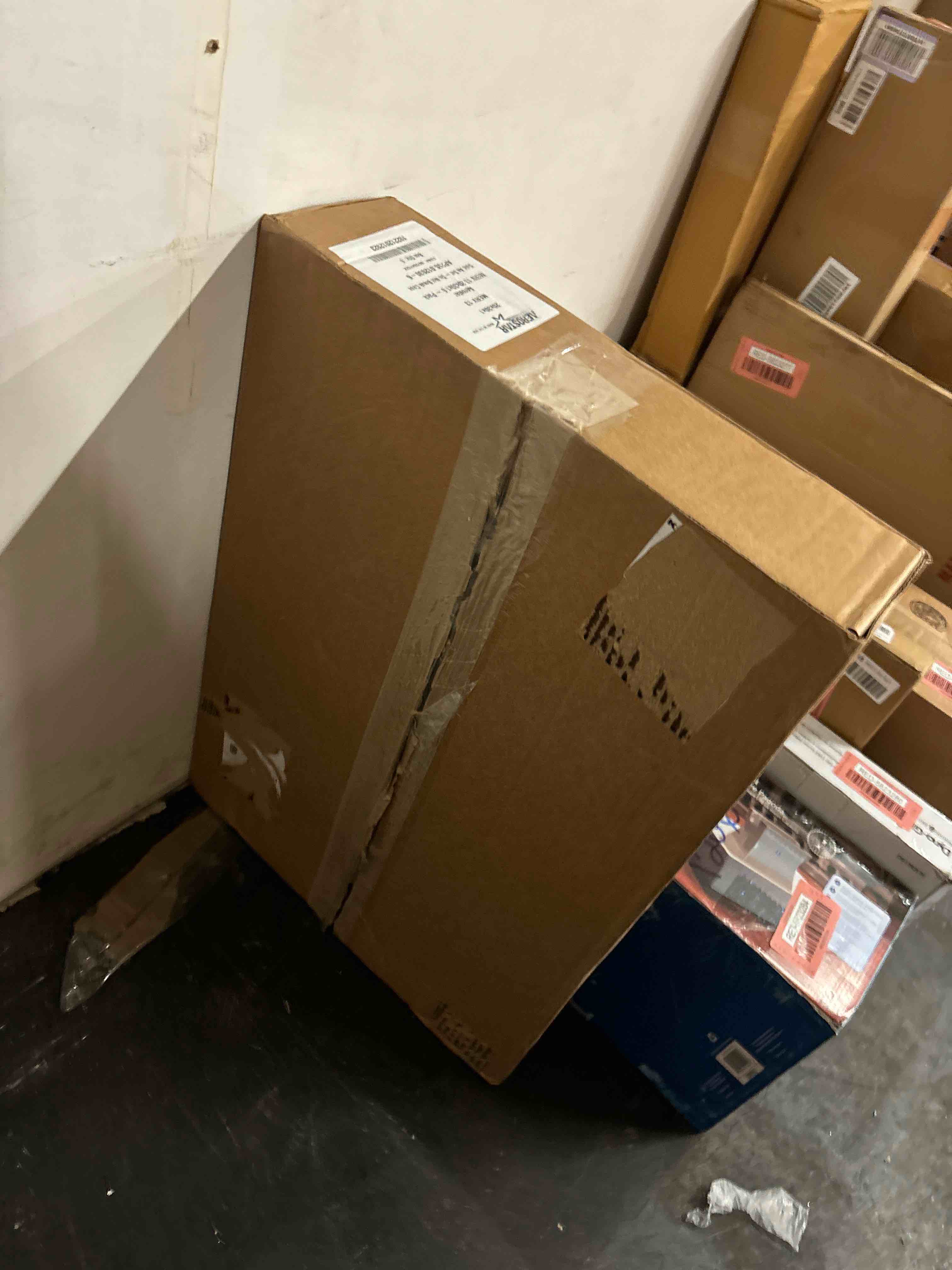 https://s3.amazonaws.com/lotting-images-prod/phillipi/RED5823285_1709319469757.jpeg