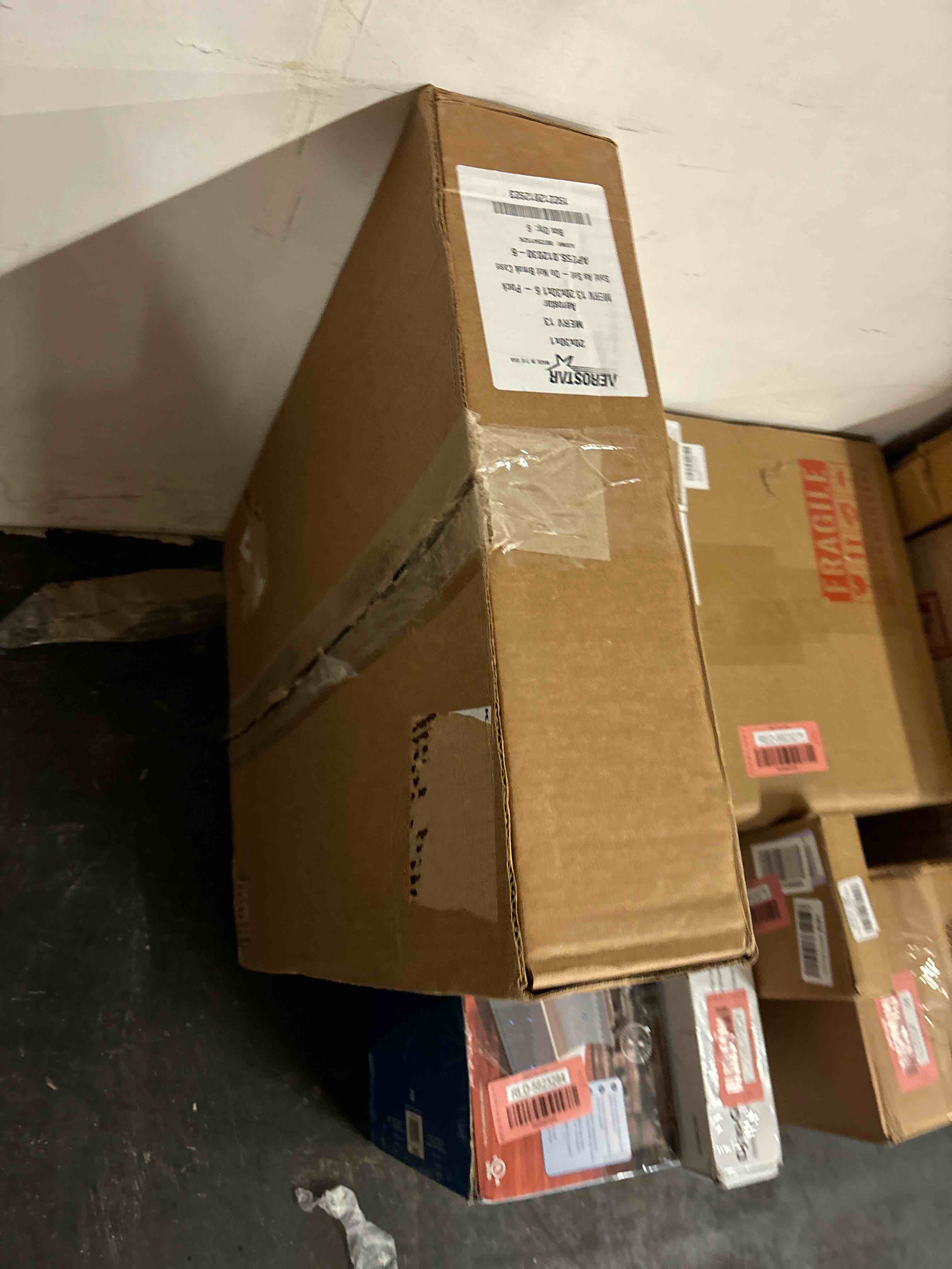 https://s3.amazonaws.com/lotting-images-prod/phillipi/RED5823285_1709319471123.jpeg