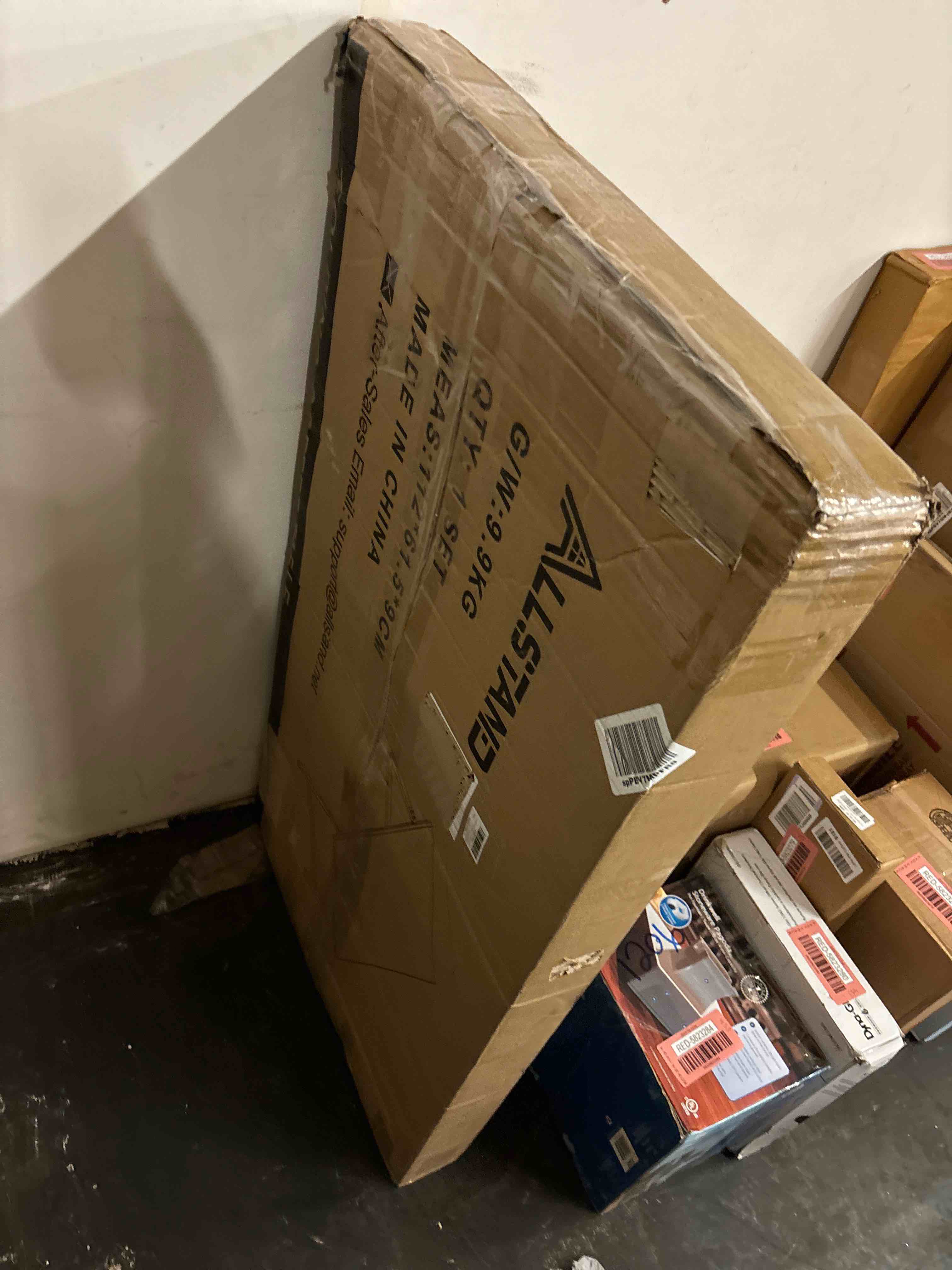 https://s3.amazonaws.com/lotting-images-prod/phillipi/RED5823286_1709319534796.jpeg
