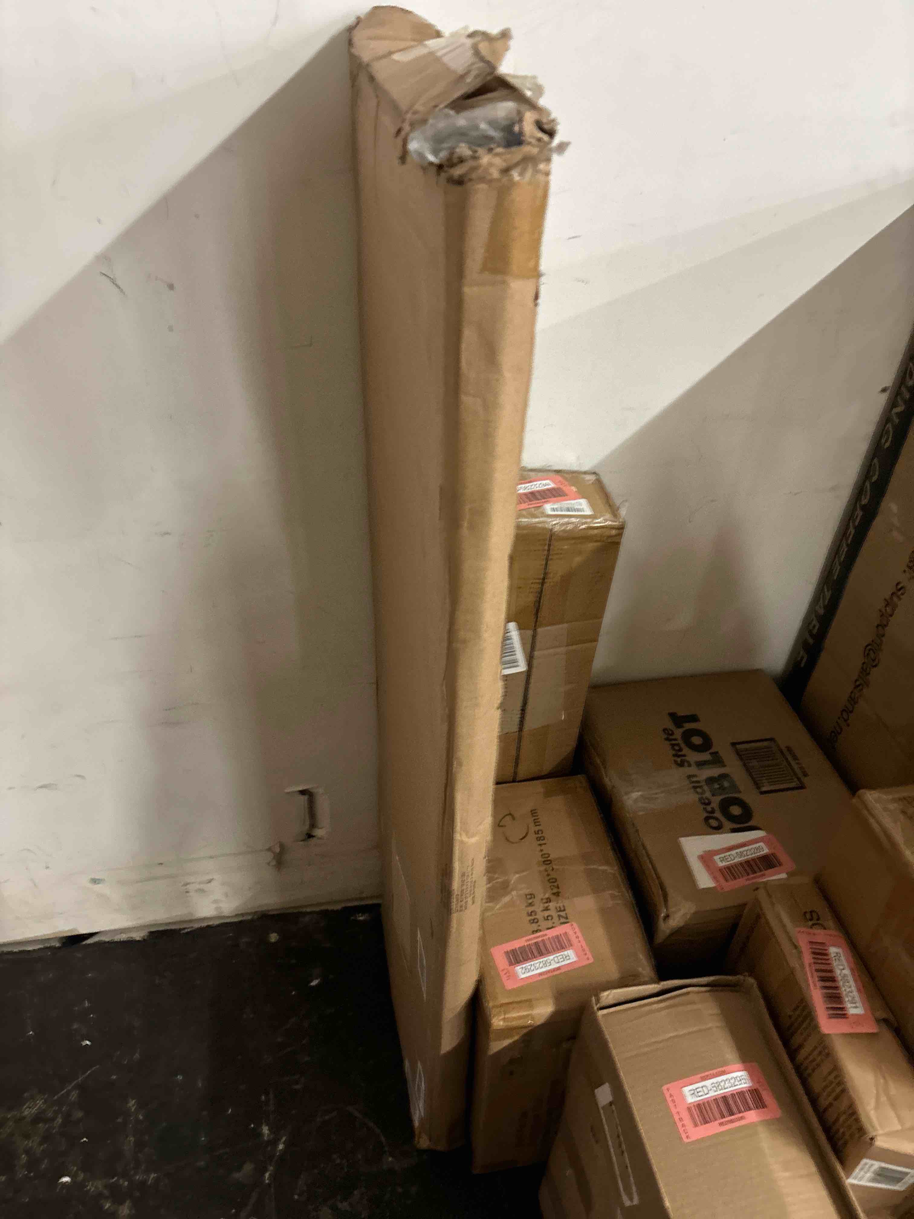 https://s3.amazonaws.com/lotting-images-prod/phillipi/RED5823296_1709320462561.jpeg