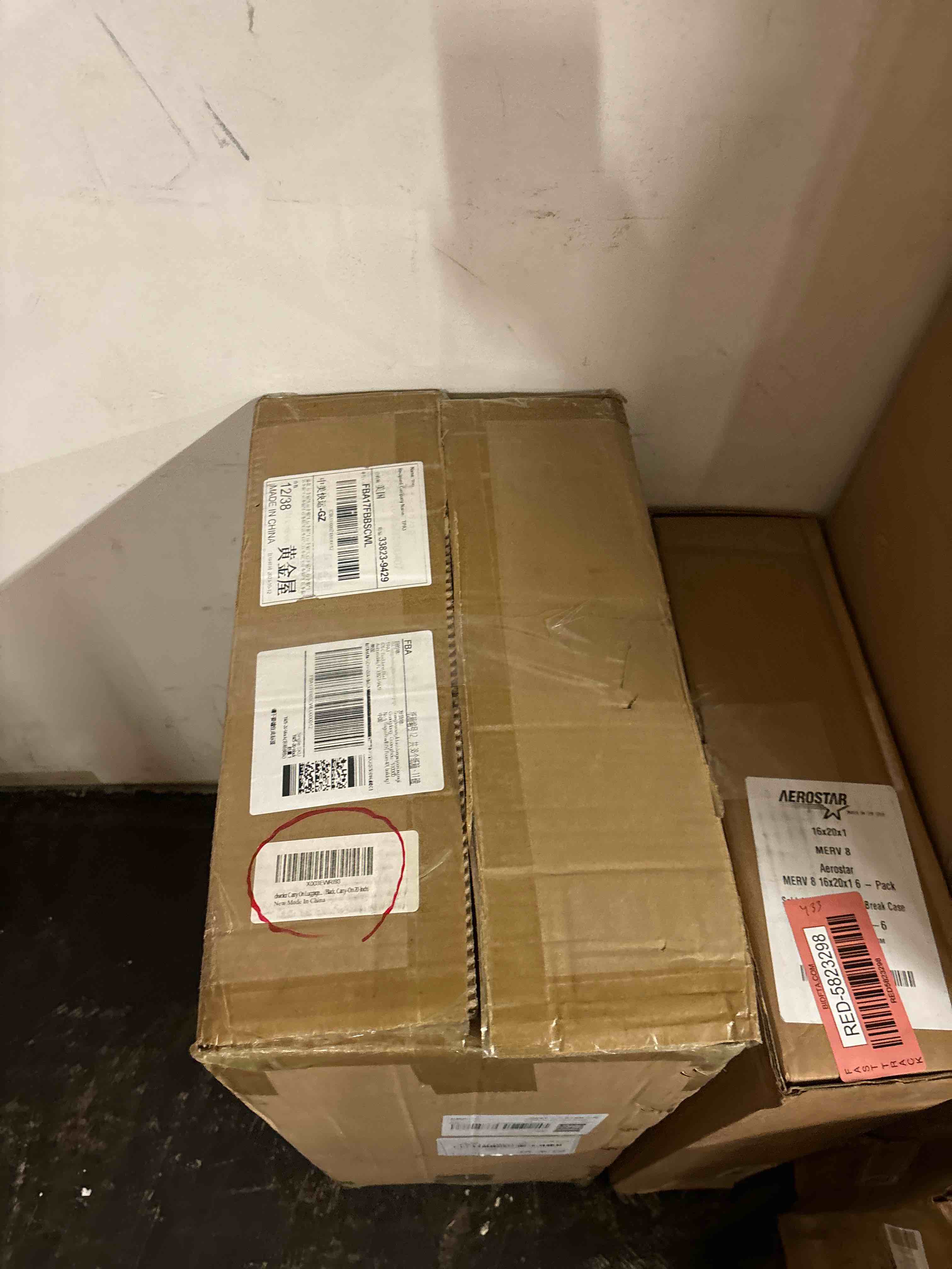 https://s3.amazonaws.com/lotting-images-prod/phillipi/RED5823299_1709320905832.jpeg