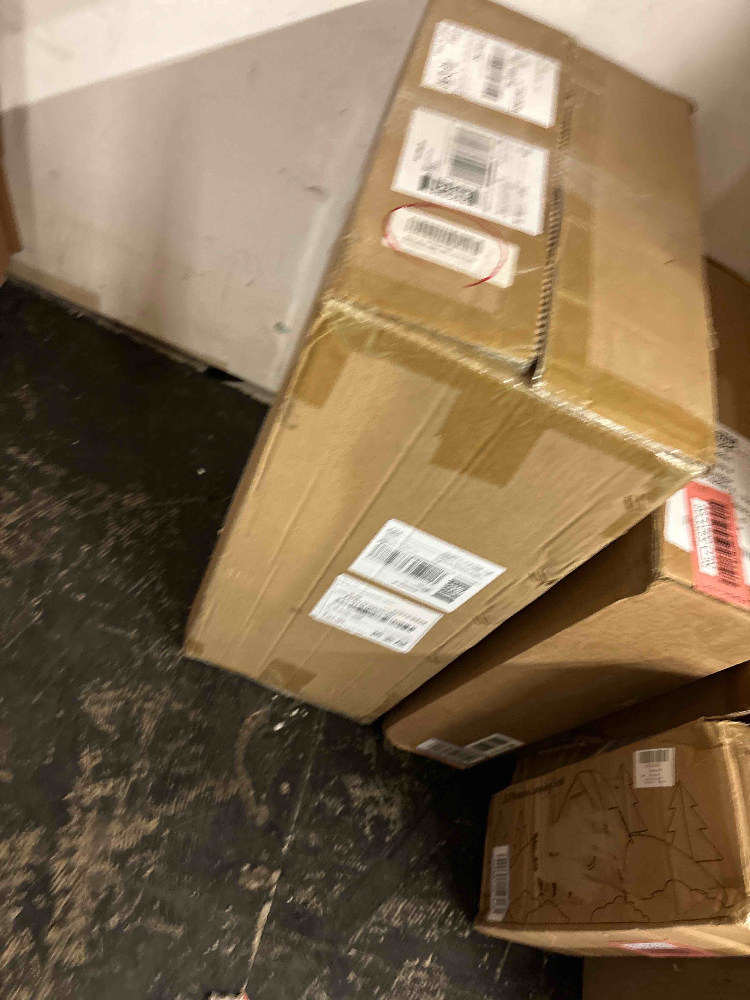 https://s3.amazonaws.com/lotting-images-prod/phillipi/RED5823299_1709320907201.jpeg