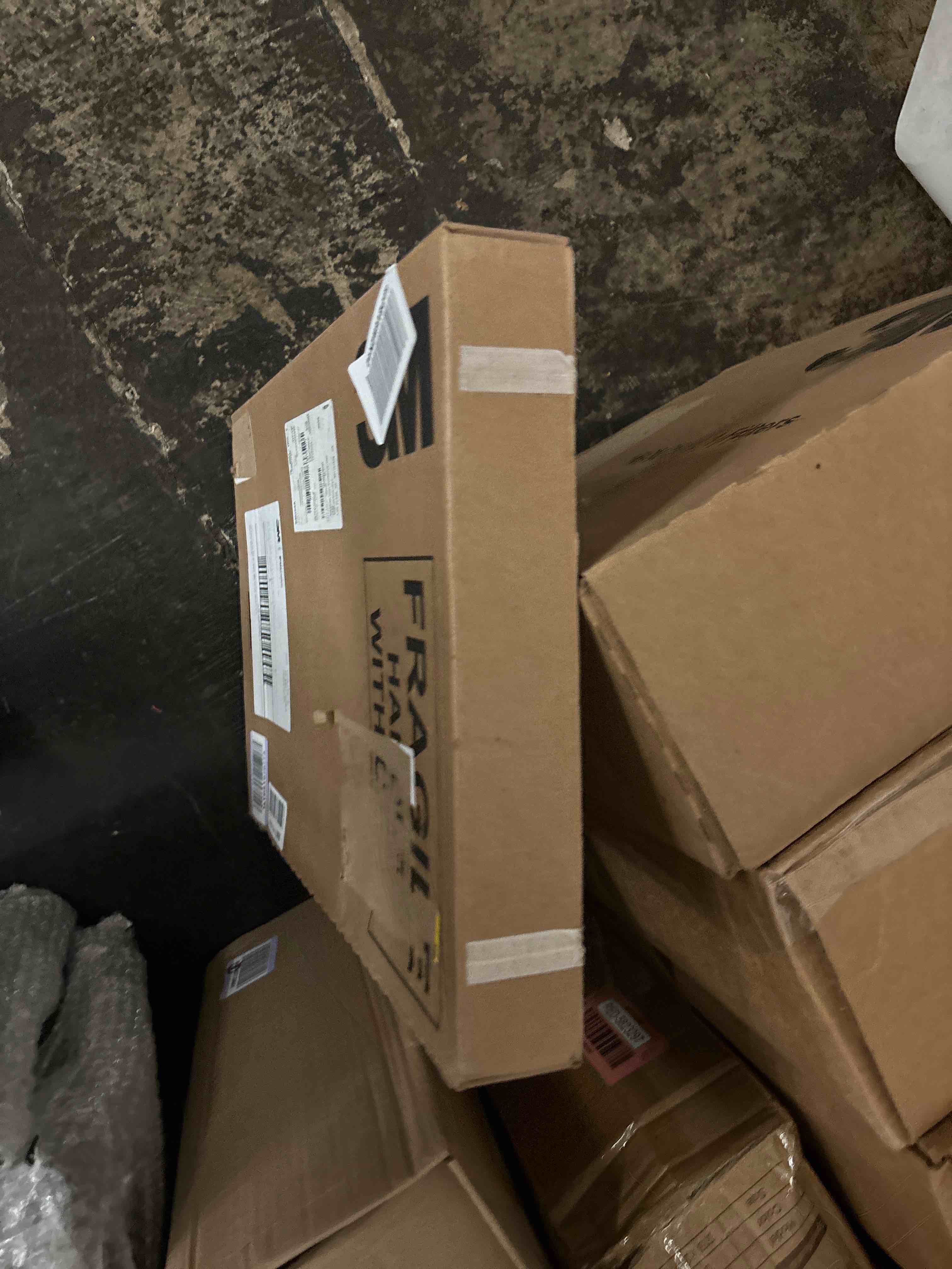 https://s3.amazonaws.com/lotting-images-prod/phillipi/RED5823306_1709321870980.jpeg