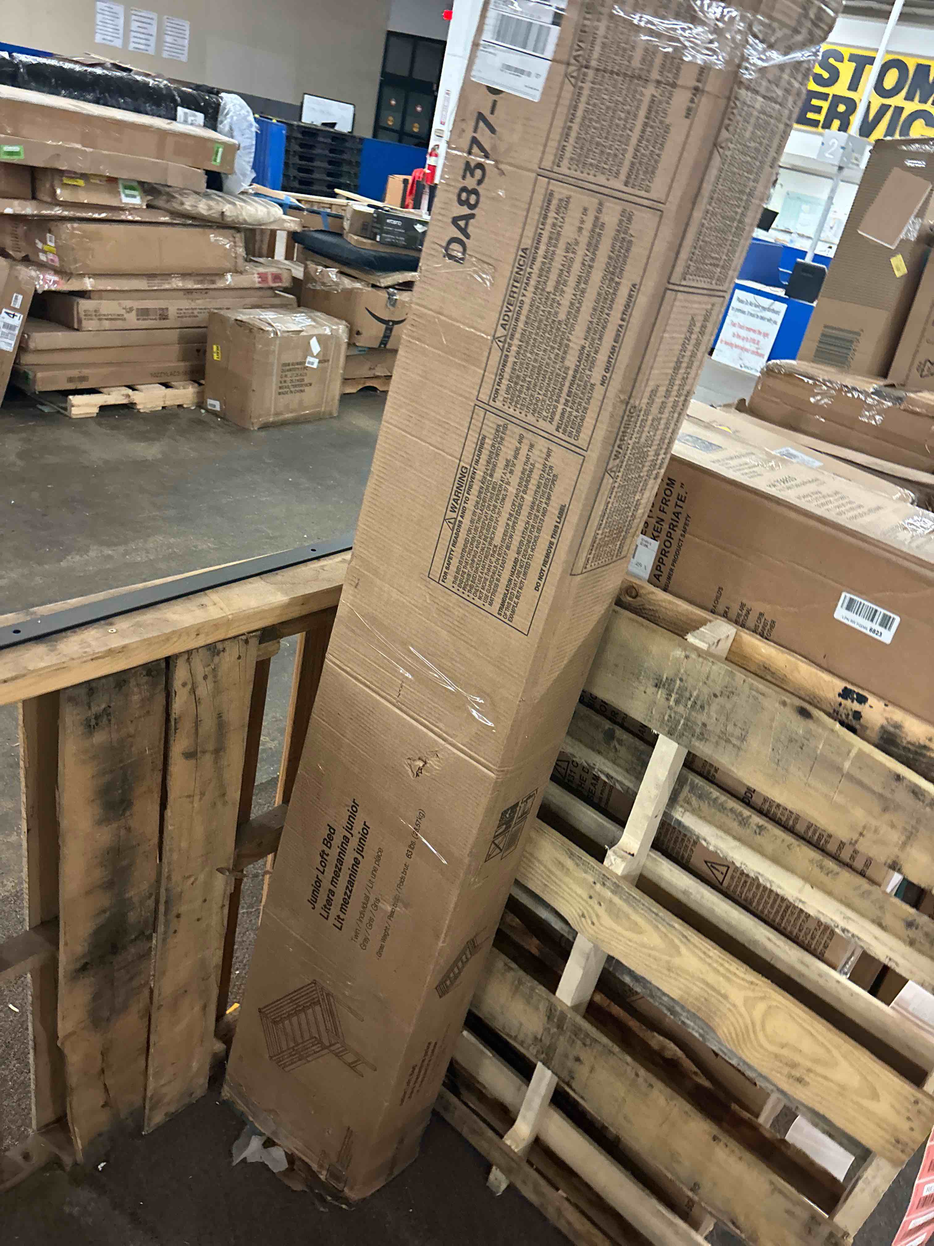 https://s3.amazonaws.com/lotting-images-prod/phillipi/RED5823360_1709596455285.jpeg