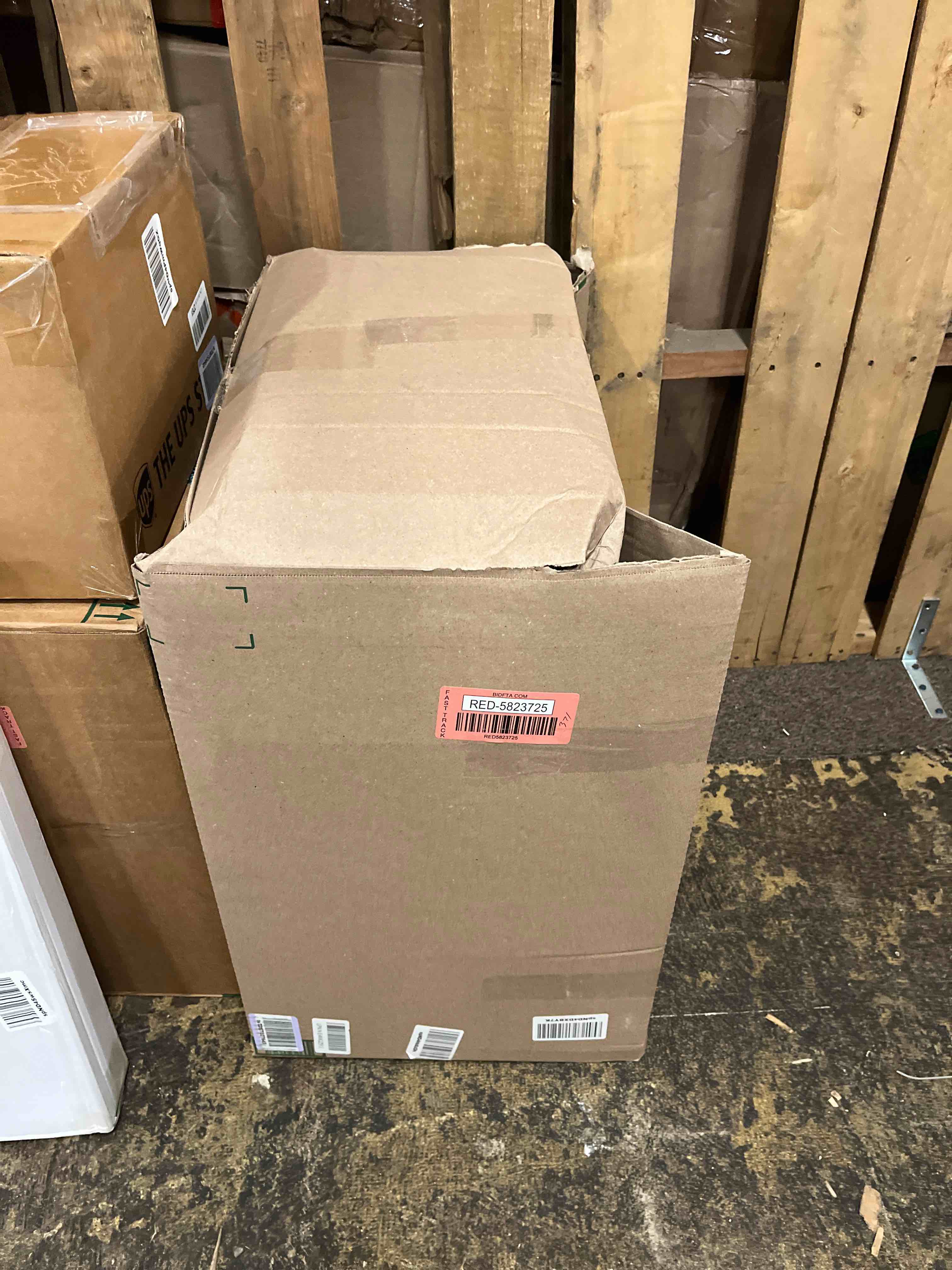 https://s3.amazonaws.com/lotting-images-prod/phillipi/RED5823725_1721390275601.jpeg