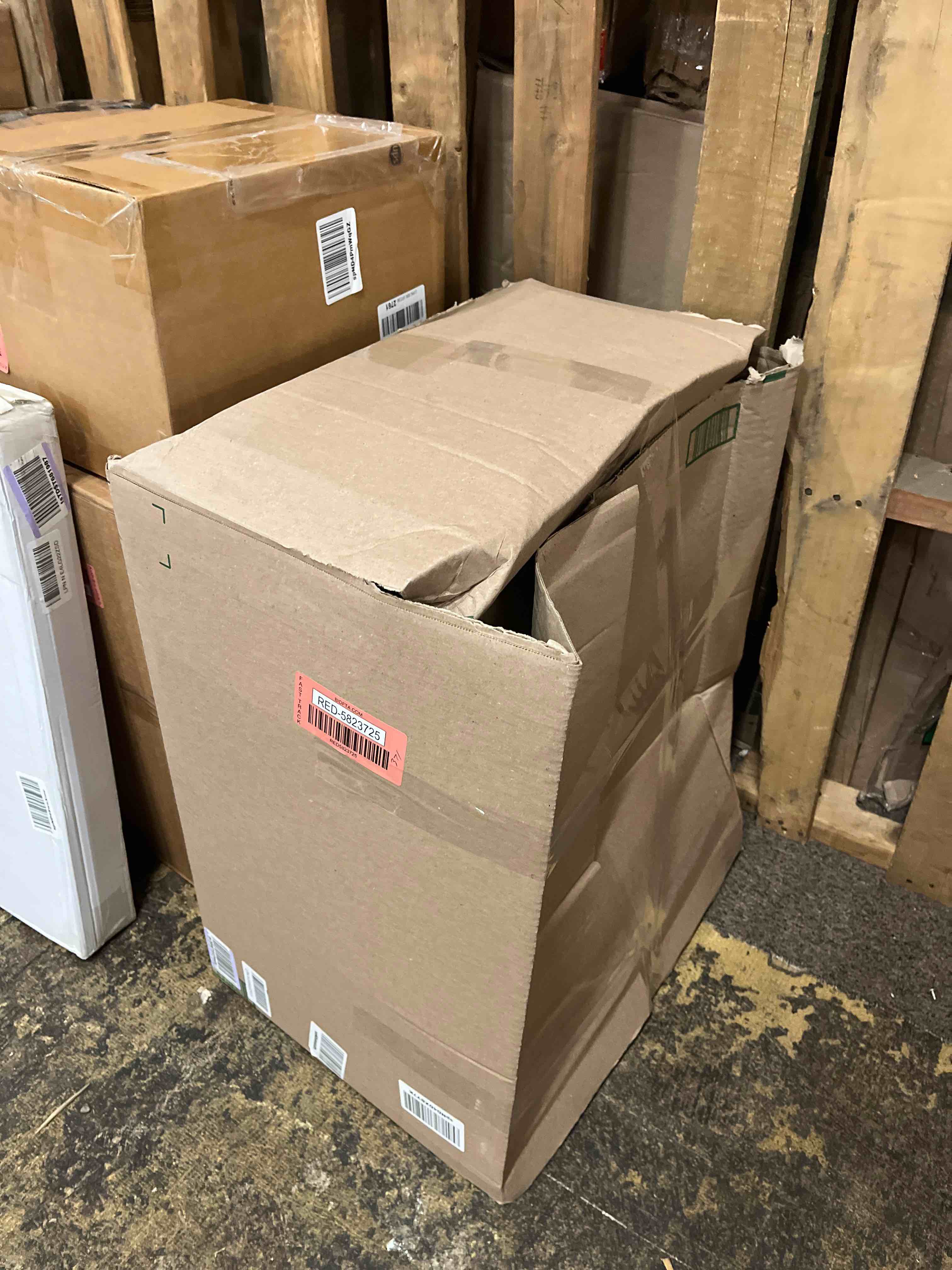 https://s3.amazonaws.com/lotting-images-prod/phillipi/RED5823725_1721390277648.jpeg