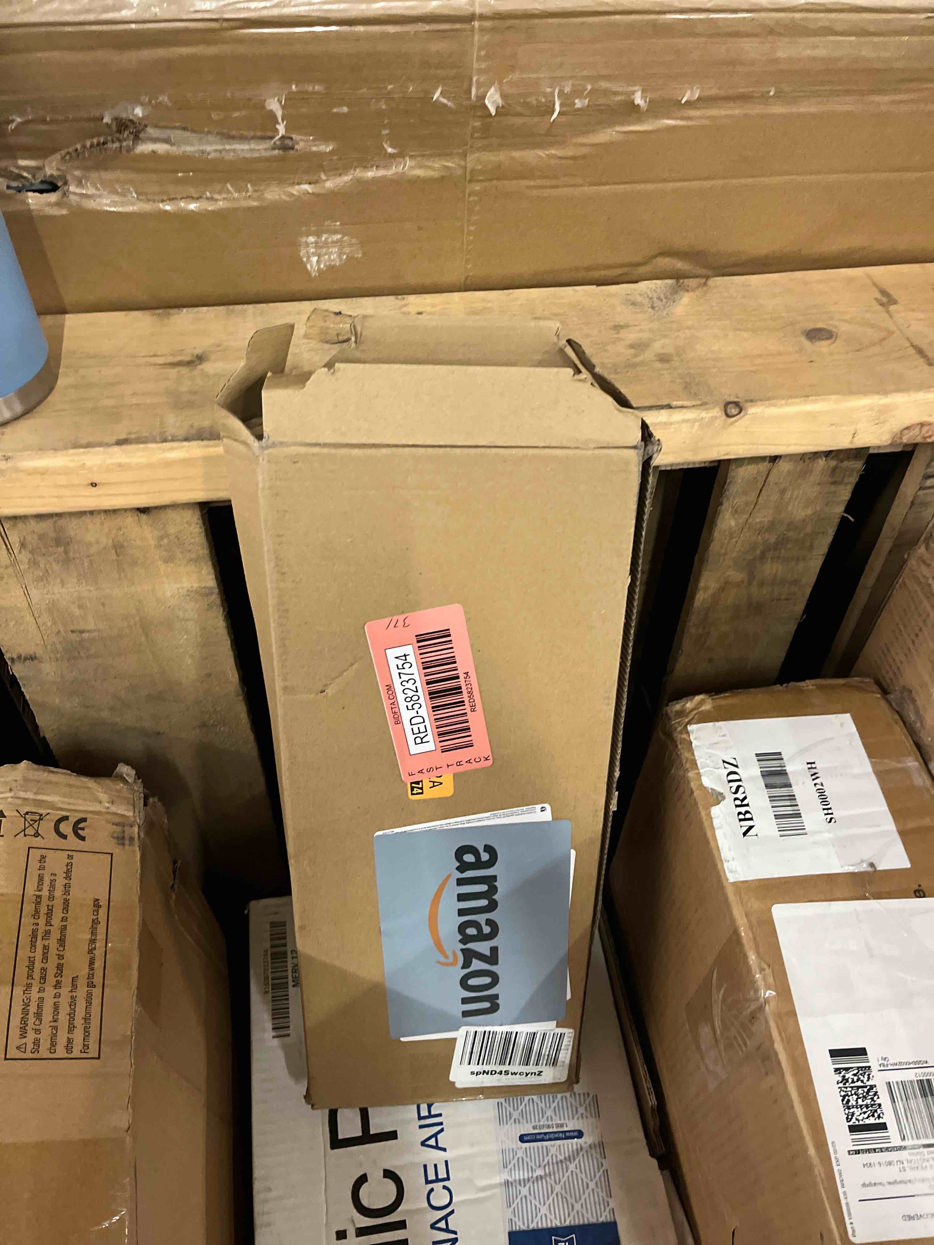 https://s3.amazonaws.com/lotting-images-prod/phillipi/RED5823754_1721386893451.jpeg