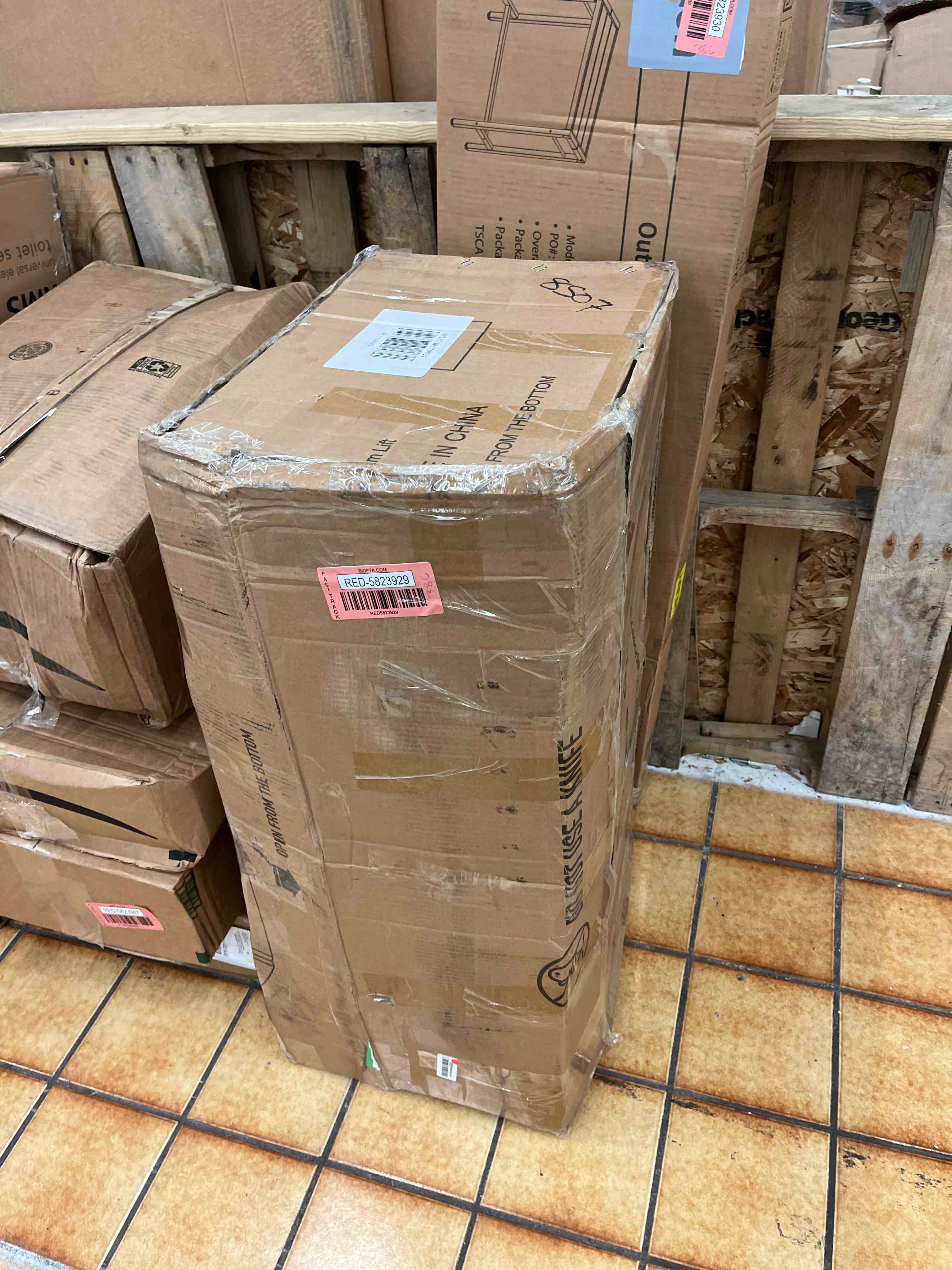 https://s3.amazonaws.com/lotting-images-prod/phillipi/RED5823929_1721729827083.jpeg
