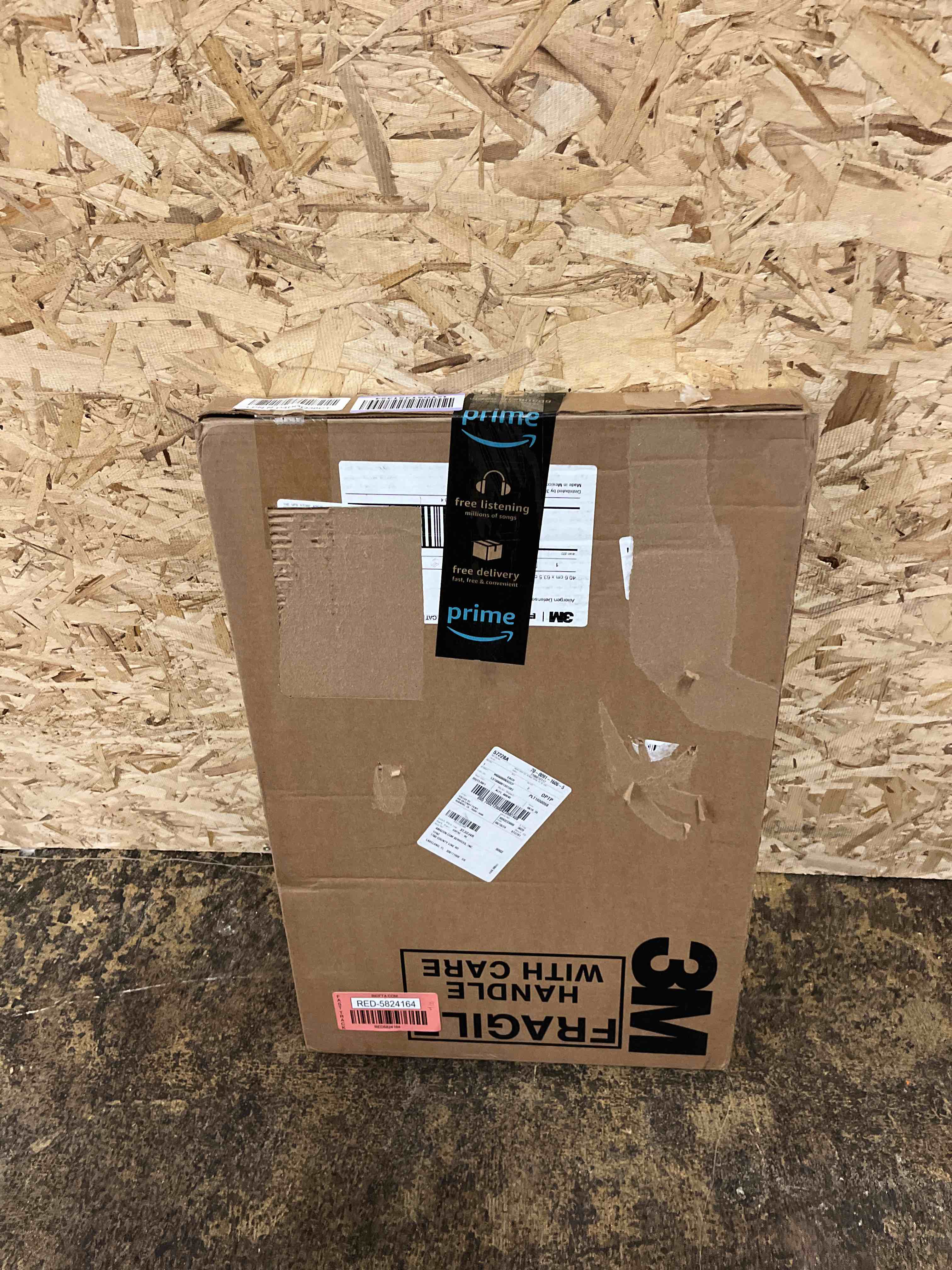 https://s3.amazonaws.com/lotting-images-prod/phillipi/RED5824164_1721892151649.jpeg