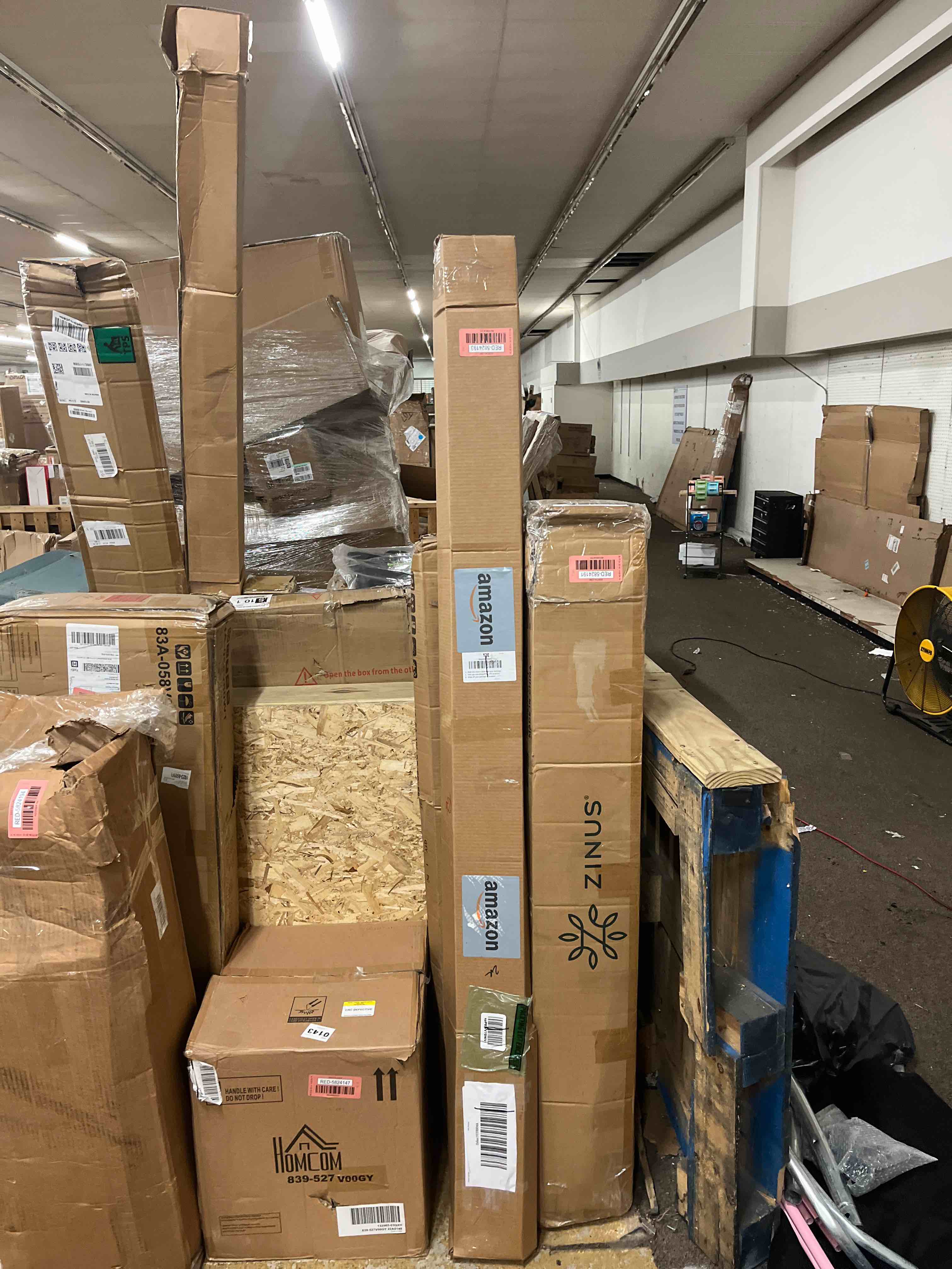 https://s3.amazonaws.com/lotting-images-prod/phillipi/RED5824193_1721890881645.jpeg
