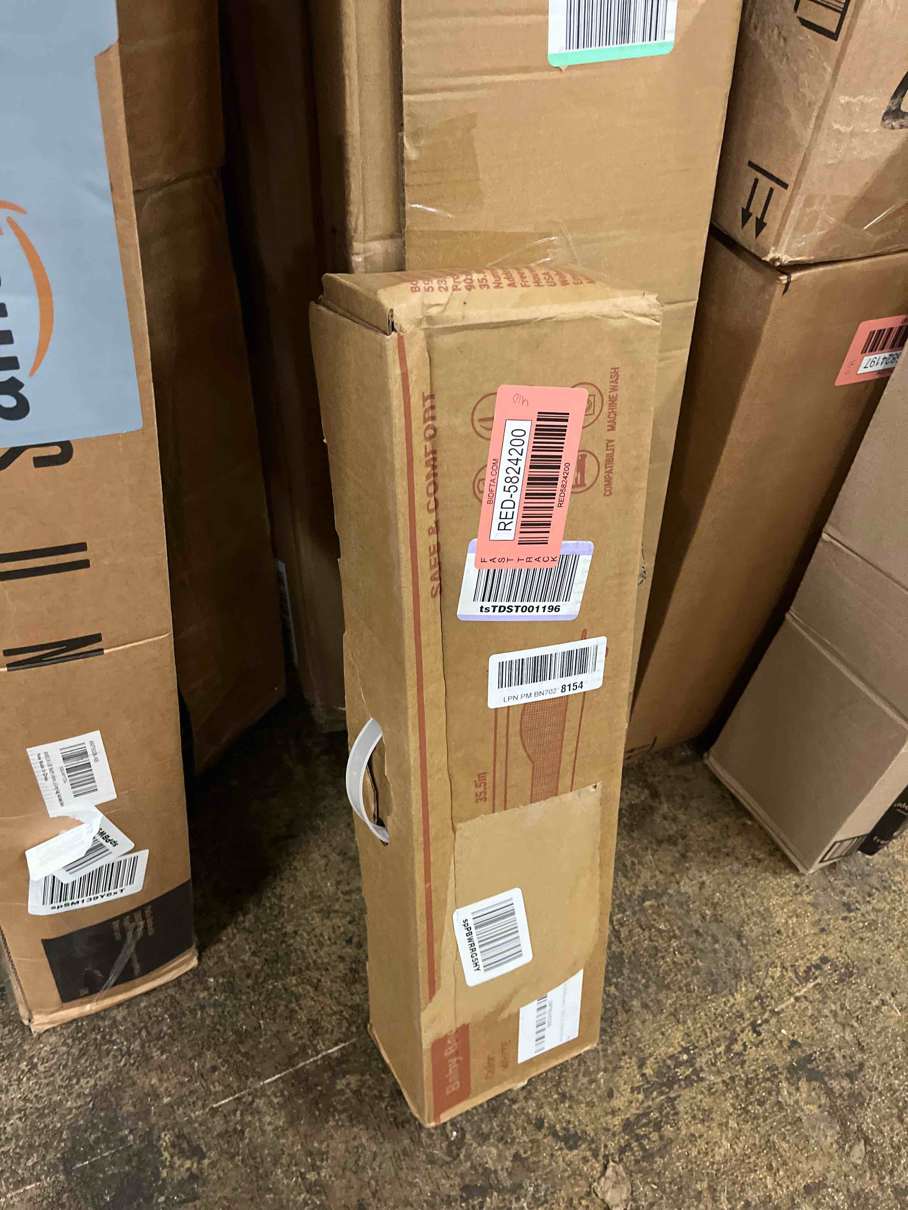 https://s3.amazonaws.com/lotting-images-prod/phillipi/RED5824200_1721895332870.jpeg