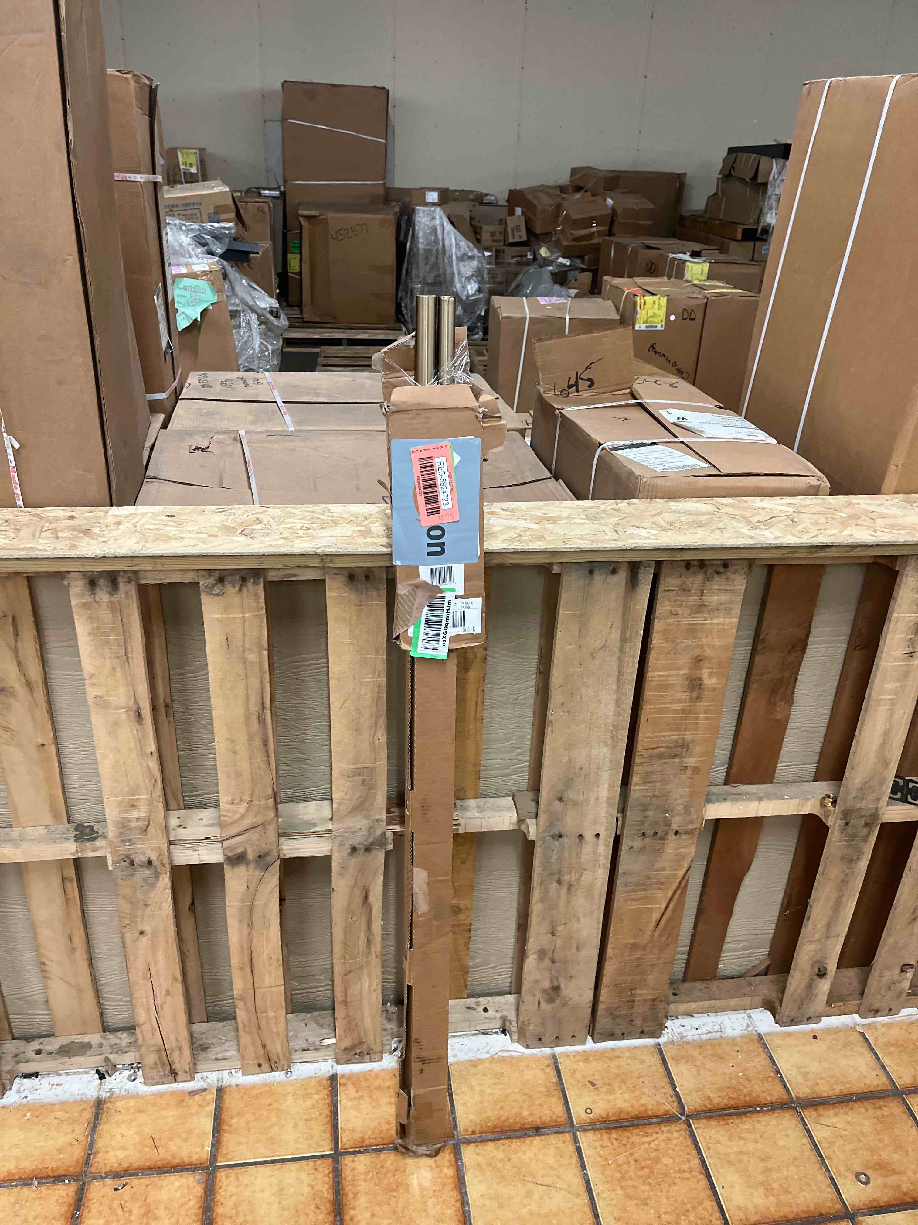 https://s3.amazonaws.com/lotting-images-prod/phillipi/RED5824723_1722926783745.jpeg