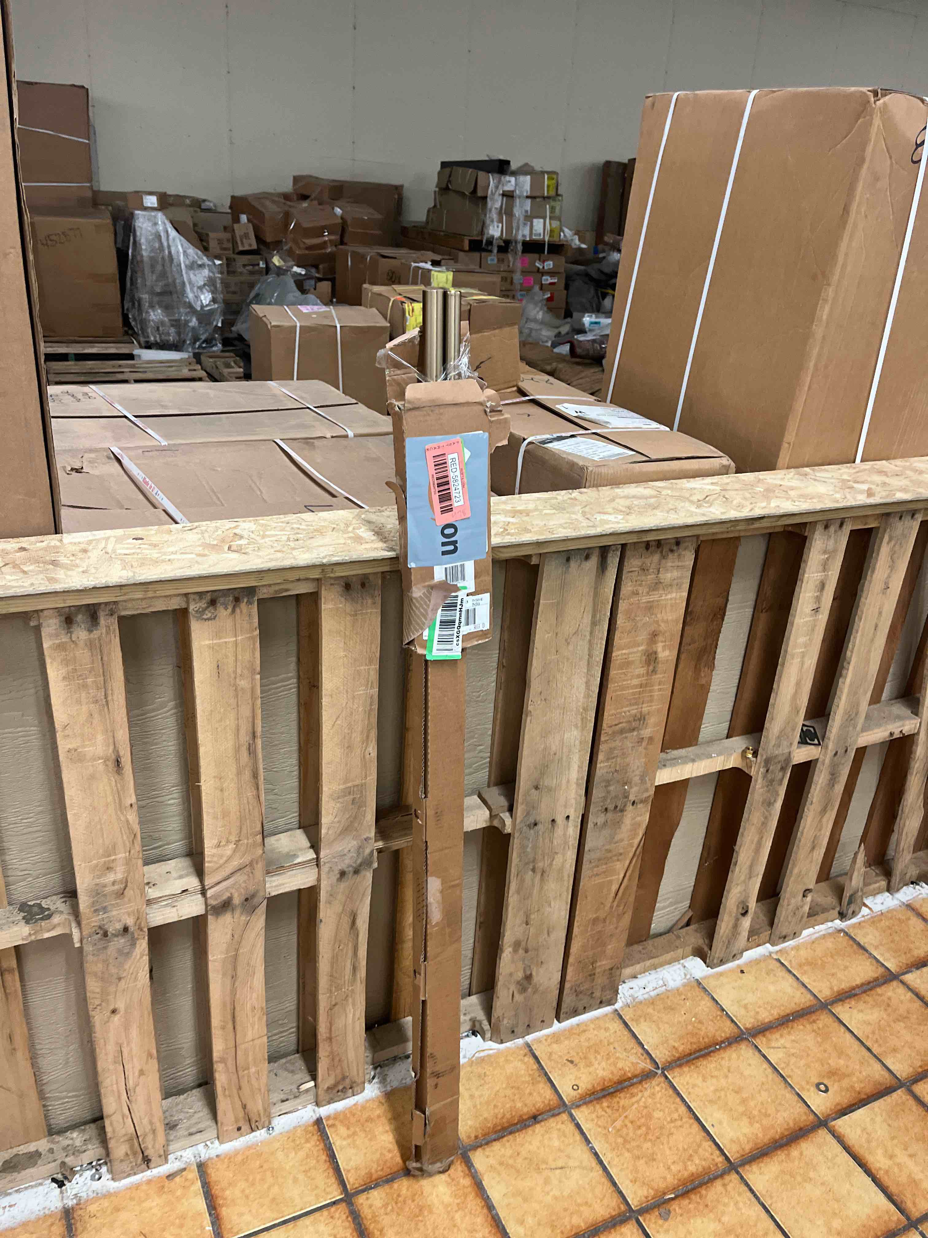 https://s3.amazonaws.com/lotting-images-prod/phillipi/RED5824723_1722926785452.jpeg