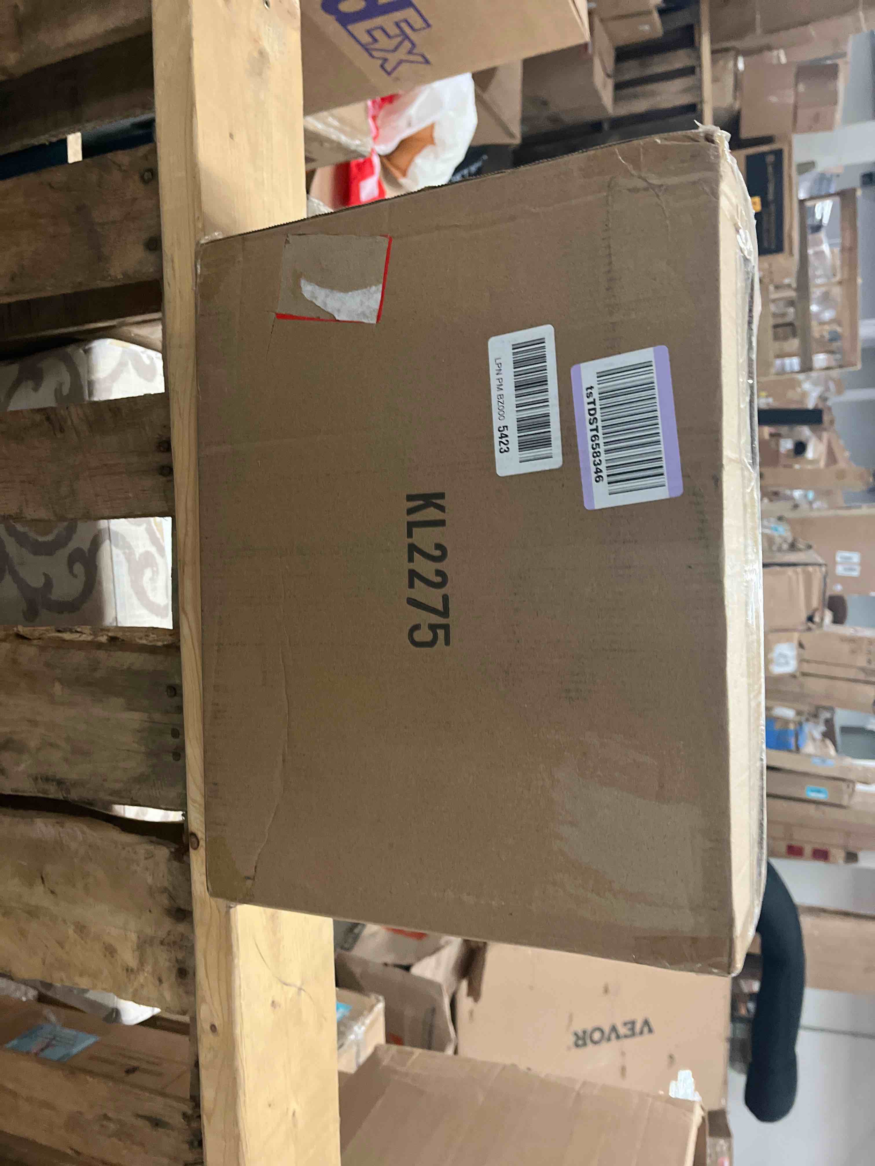 https://s3.amazonaws.com/lotting-images-prod/phillipi/RED5825084_1709349199661.jpeg