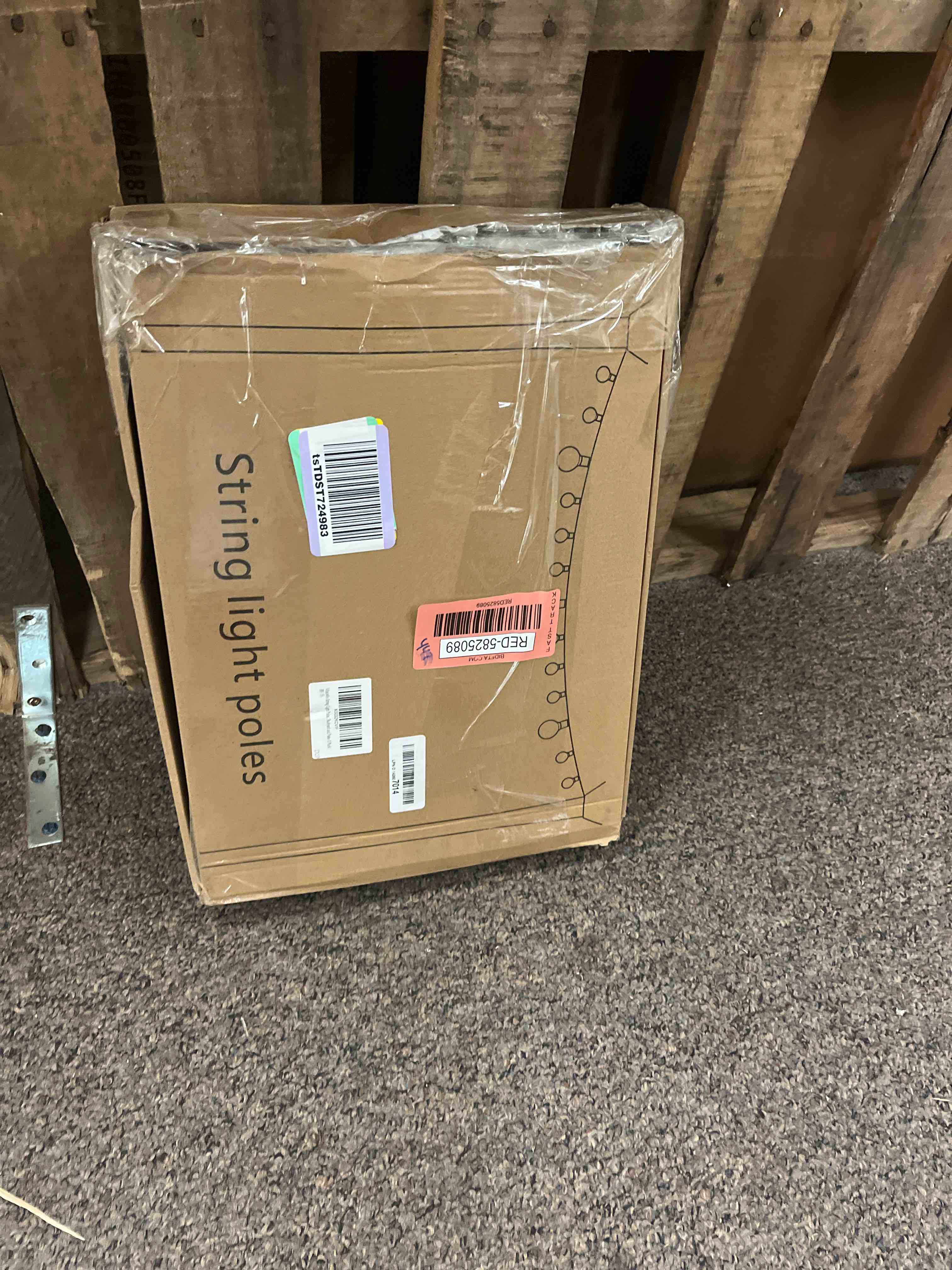 https://s3.amazonaws.com/lotting-images-prod/phillipi/RED5825089_1709348635295.jpeg