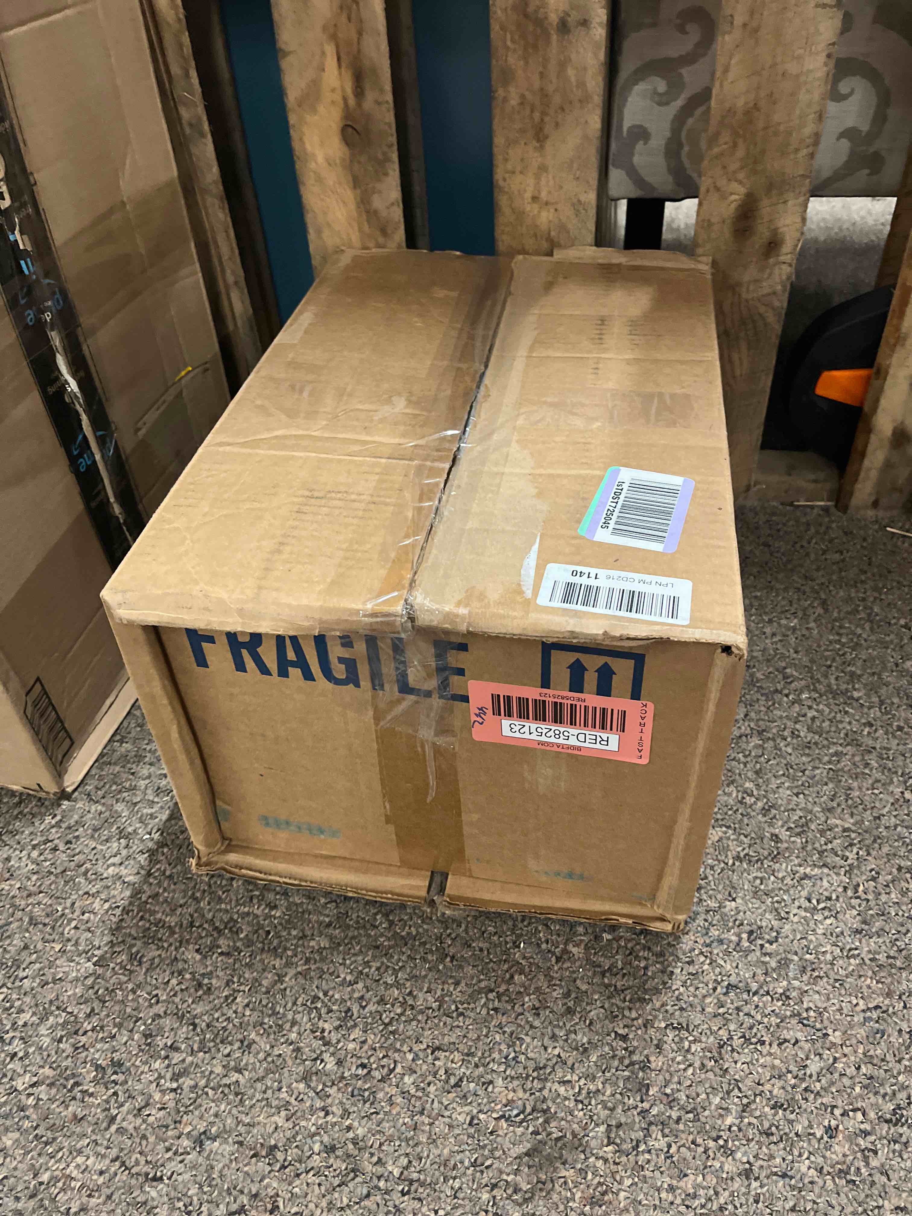 https://s3.amazonaws.com/lotting-images-prod/phillipi/RED5825123_1709351525465.jpeg