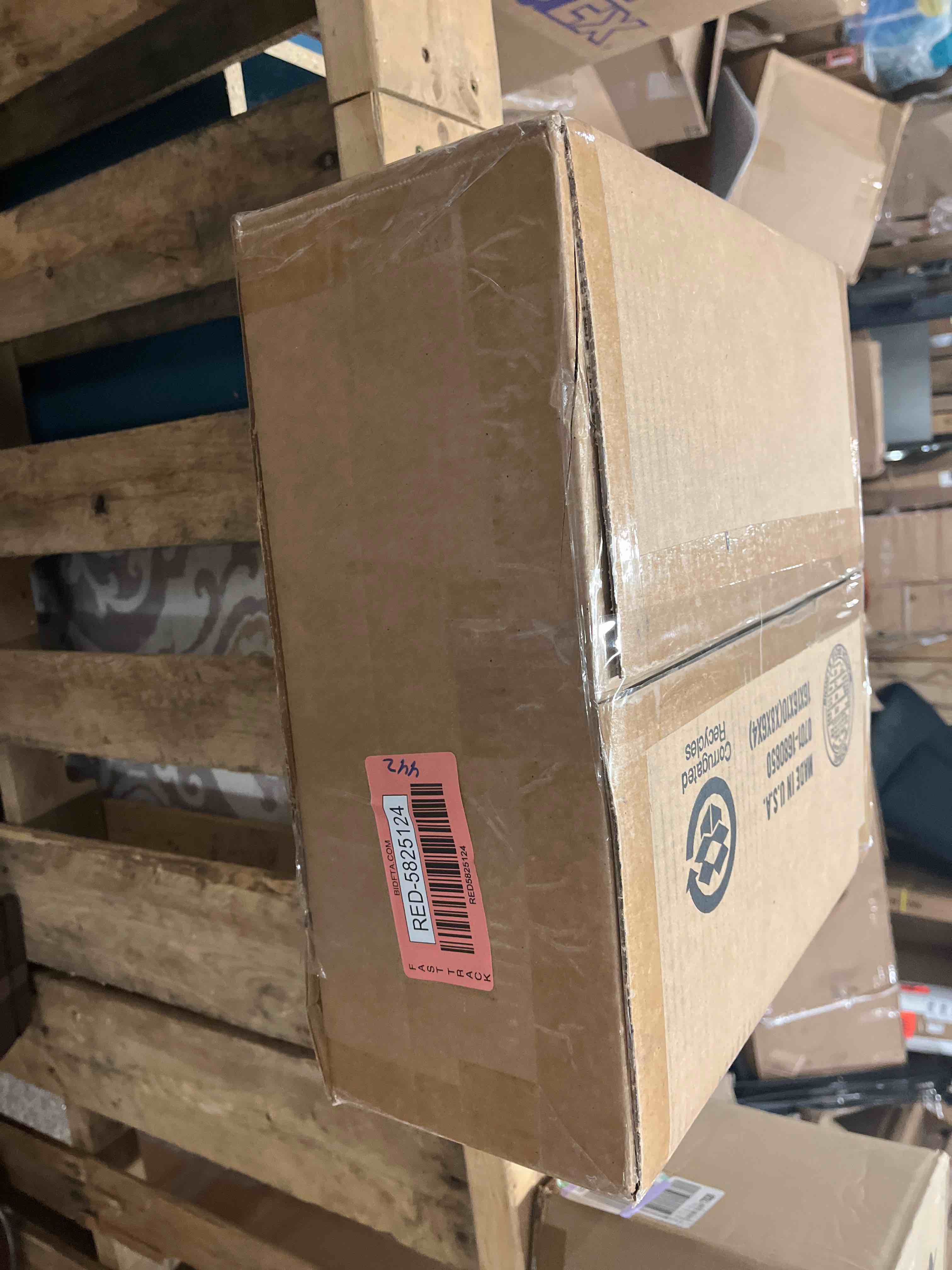 https://s3.amazonaws.com/lotting-images-prod/phillipi/RED5825124_1709350552052.jpeg