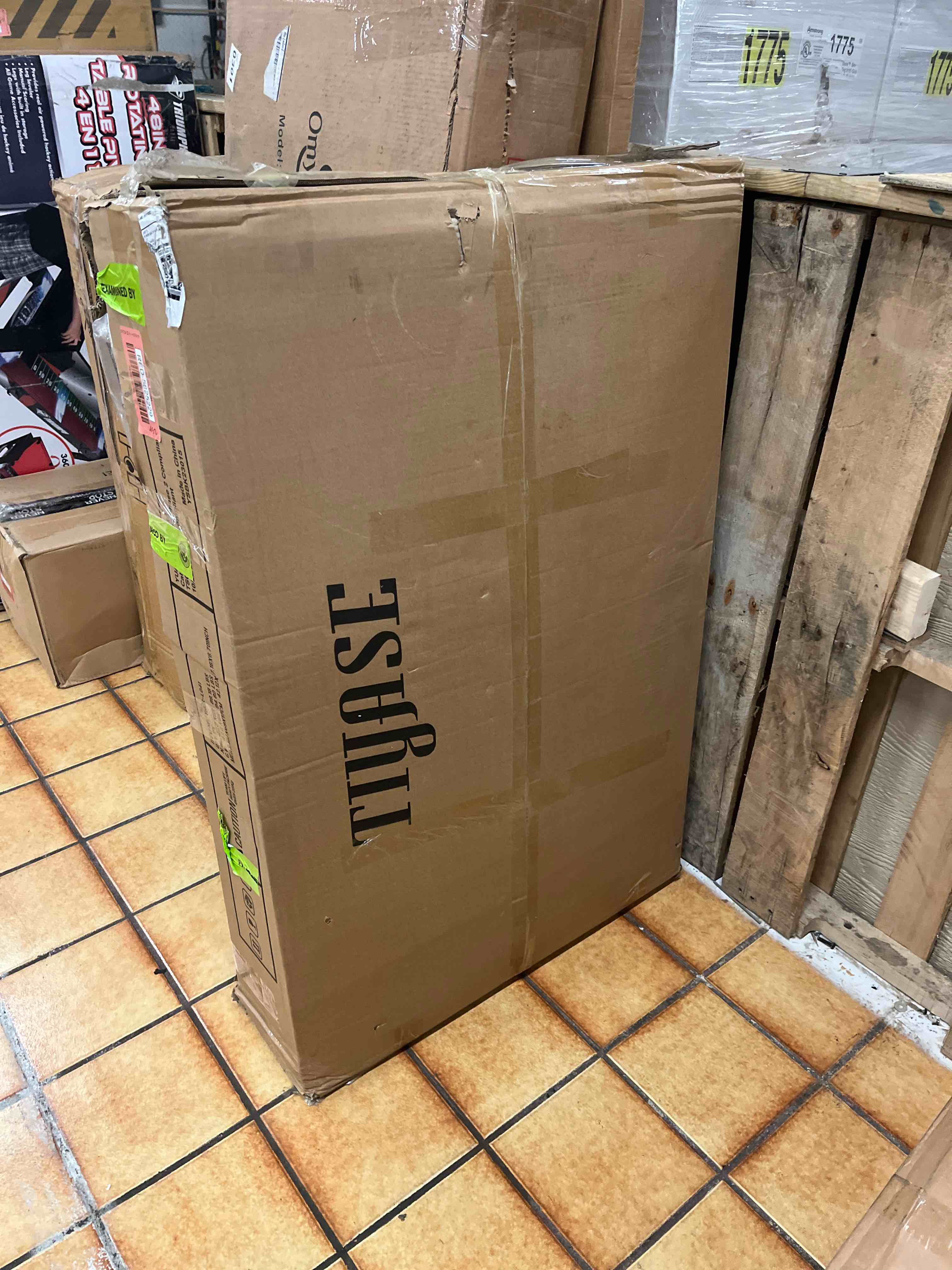 https://s3.amazonaws.com/lotting-images-prod/phillipi/RED5825229_1709617024978.jpeg
