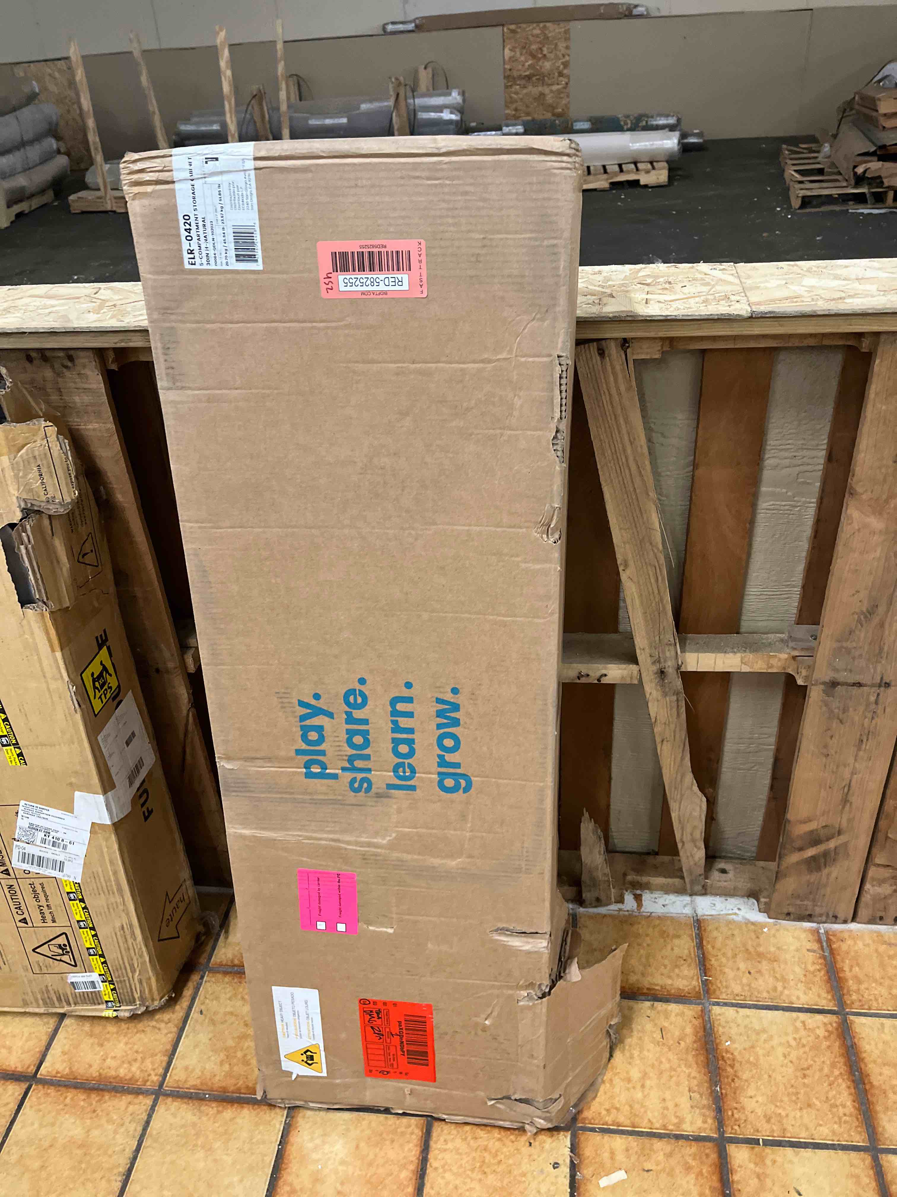 https://s3.amazonaws.com/lotting-images-prod/phillipi/RED5825255_1709617461169.jpeg