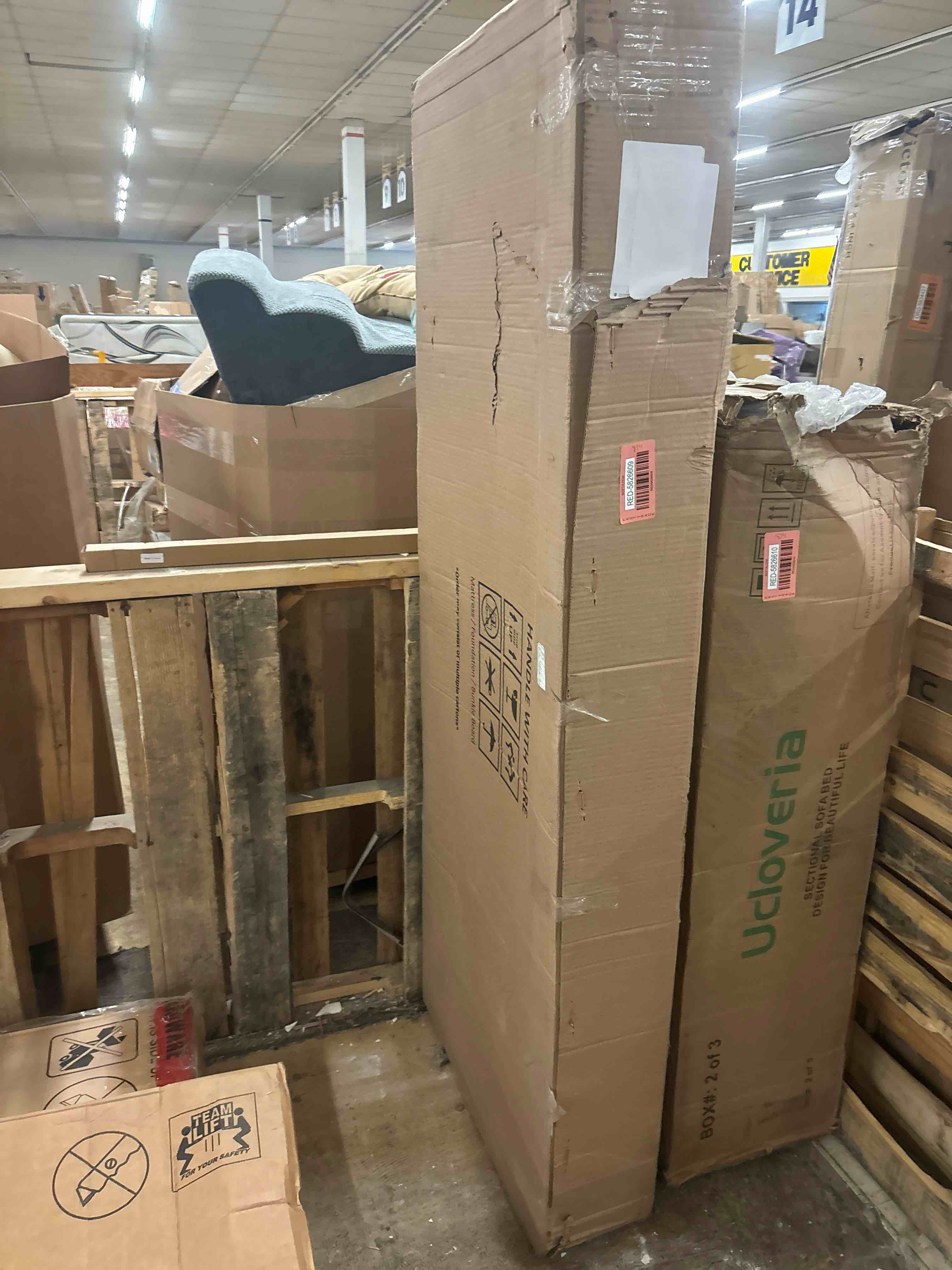 https://s3.amazonaws.com/lotting-images-prod/phillipi/RED5826609_1713899874266.jpeg