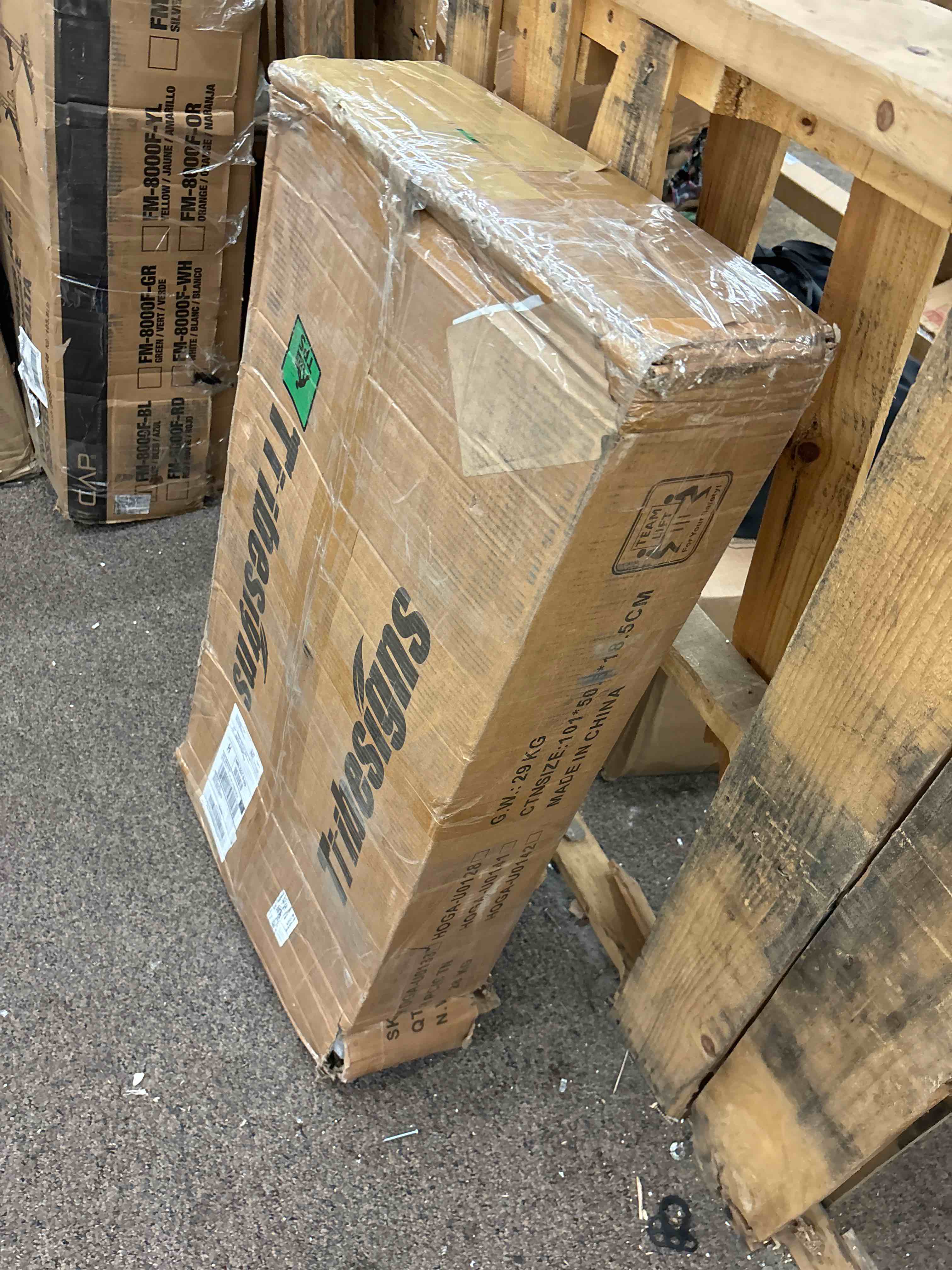 https://s3.amazonaws.com/lotting-images-prod/phillipi/RED5827508_1718639595647.jpeg