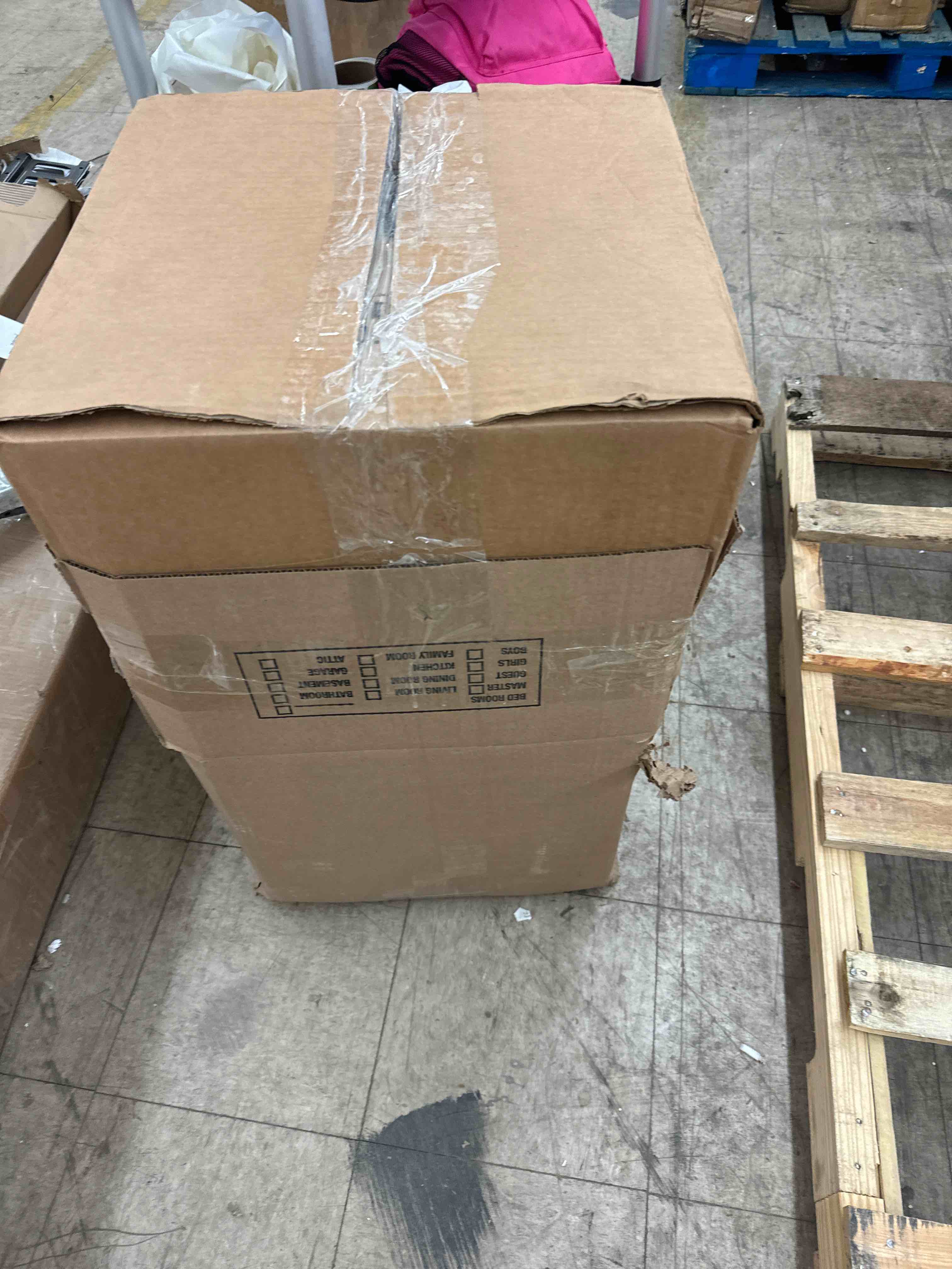 https://s3.amazonaws.com/lotting-images-prod/phillipi/RED6140088_1710856817463.jpeg