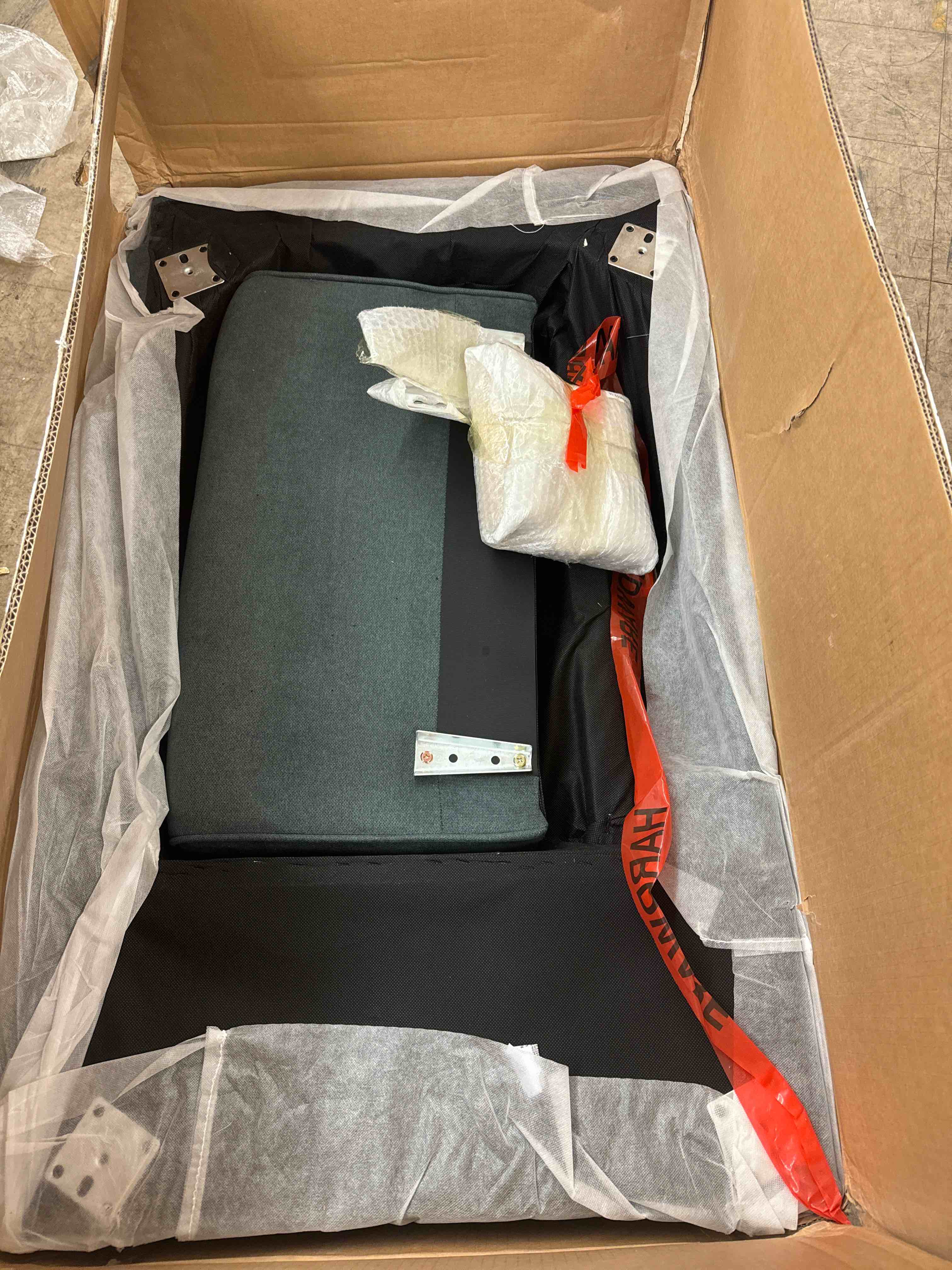 https://s3.amazonaws.com/lotting-images-prod/phillipi/RED6140844_1714658475586.jpeg