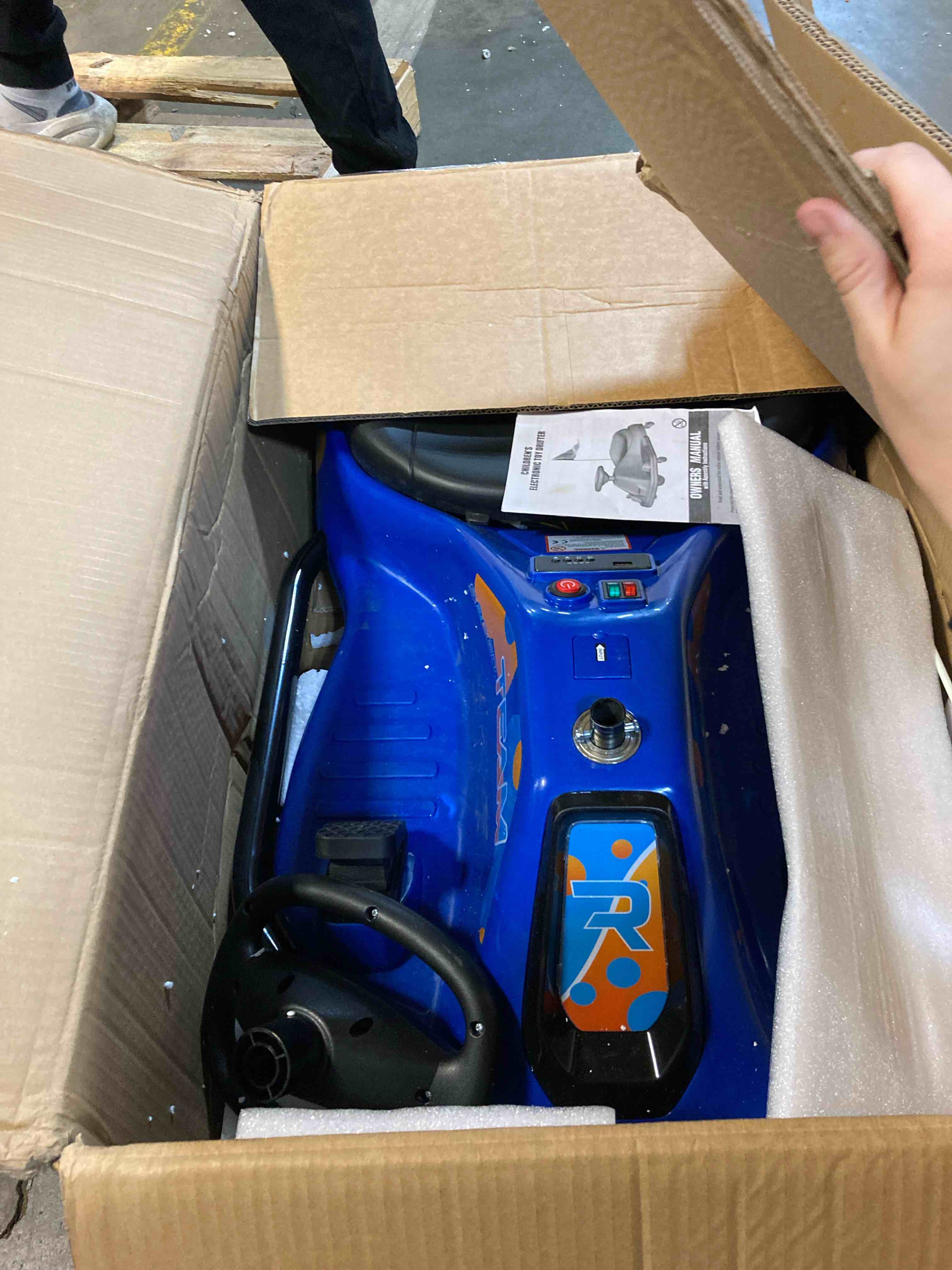 https://s3.amazonaws.com/lotting-images-prod/phillipi/RED6141581_1732224412796.jpeg