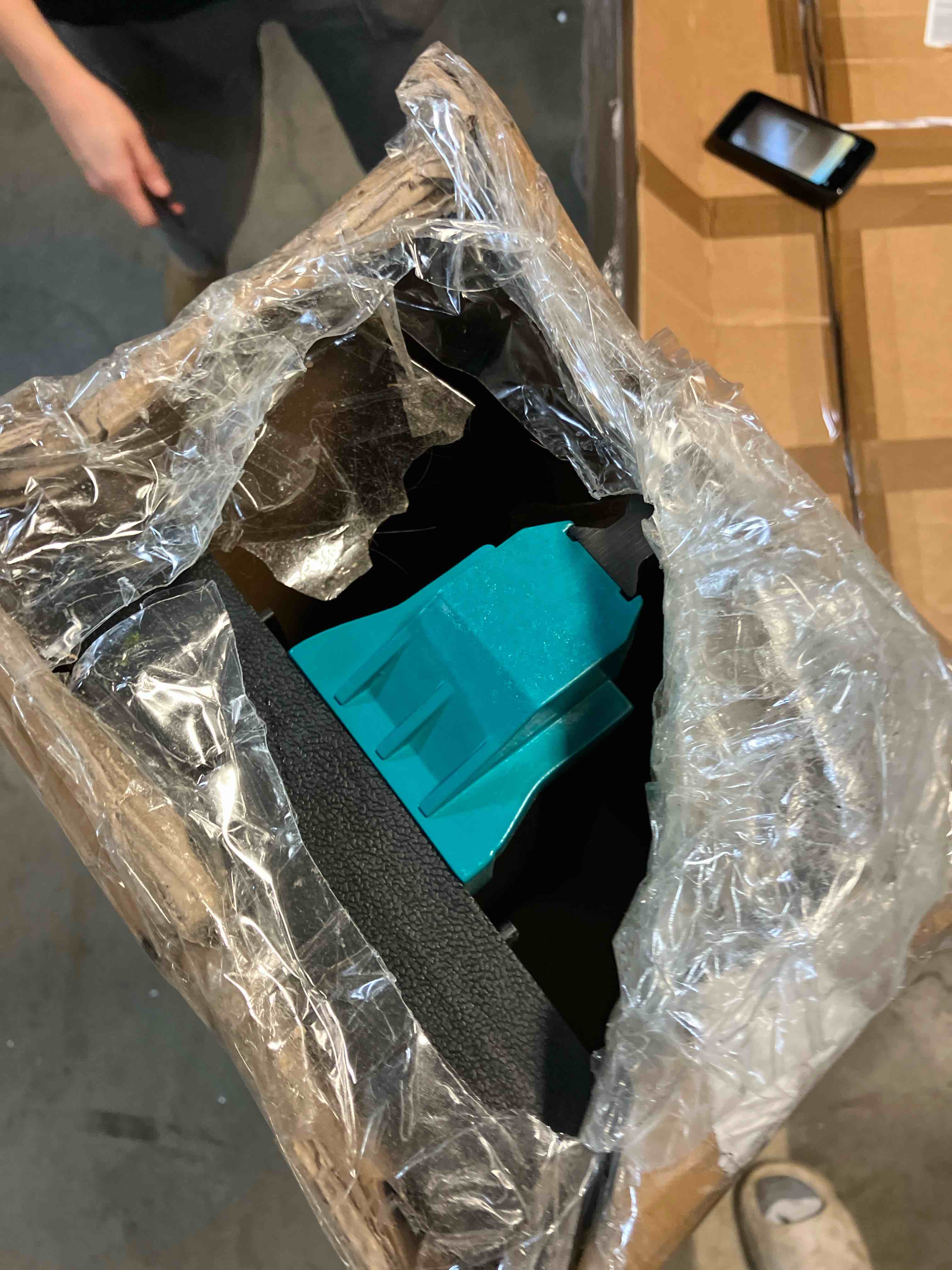 https://s3.amazonaws.com/lotting-images-prod/phillipi/RED6141587_1732225202852.jpeg