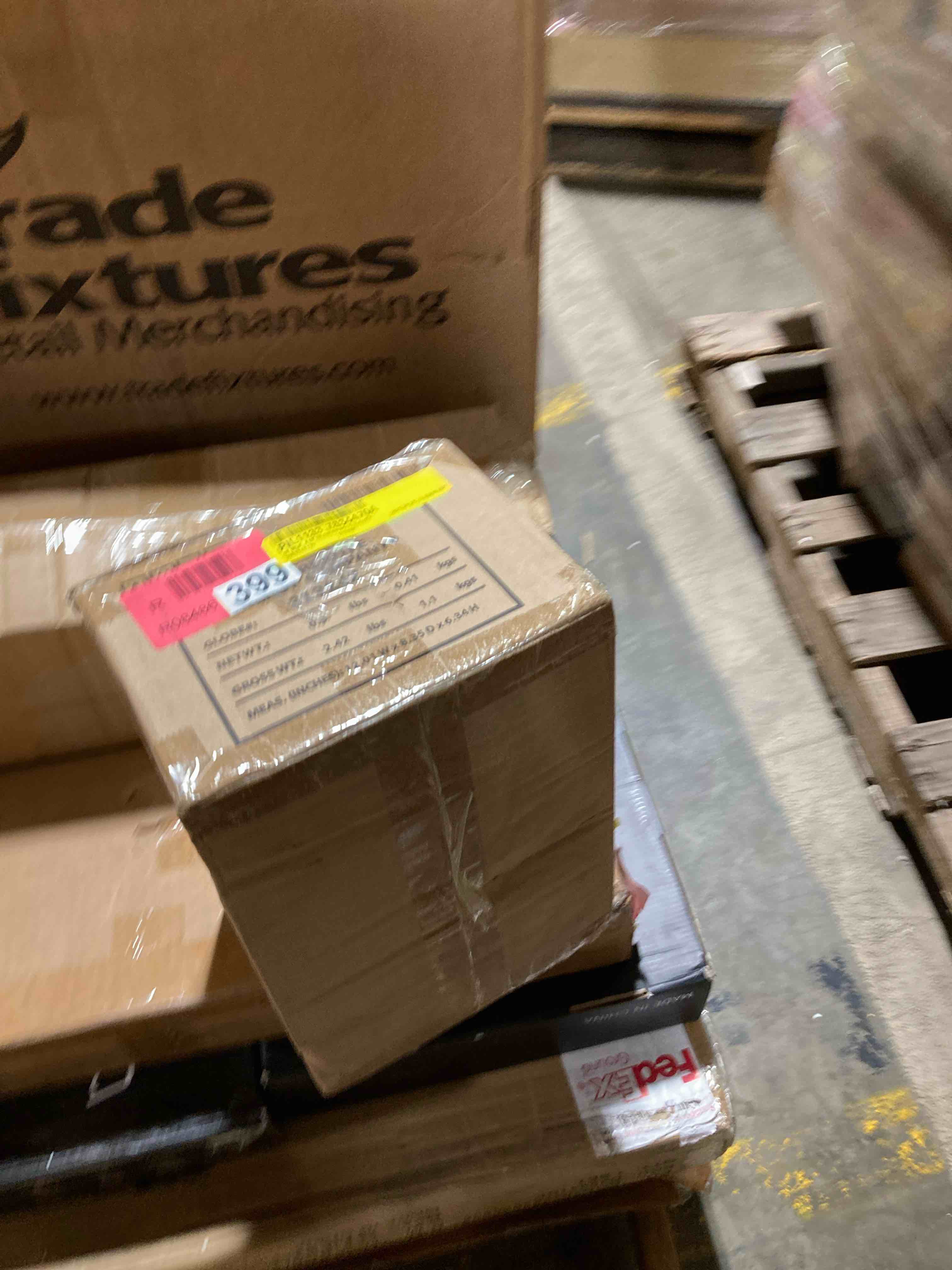 https://s3.amazonaws.com/lotting-images-prod/phillipi/RED6142639_1734391887418.jpeg