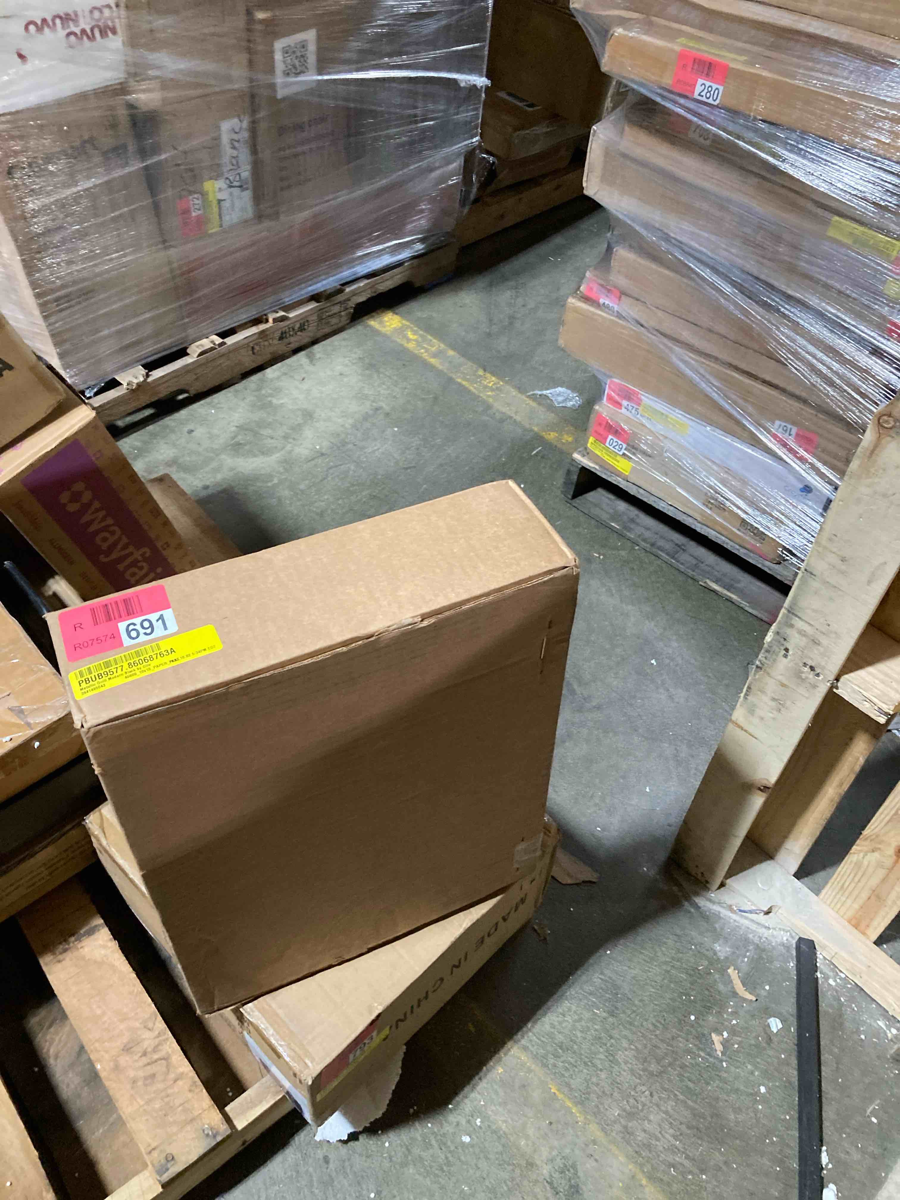 https://s3.amazonaws.com/lotting-images-prod/phillipi/RED6142640_1734391738260.jpeg