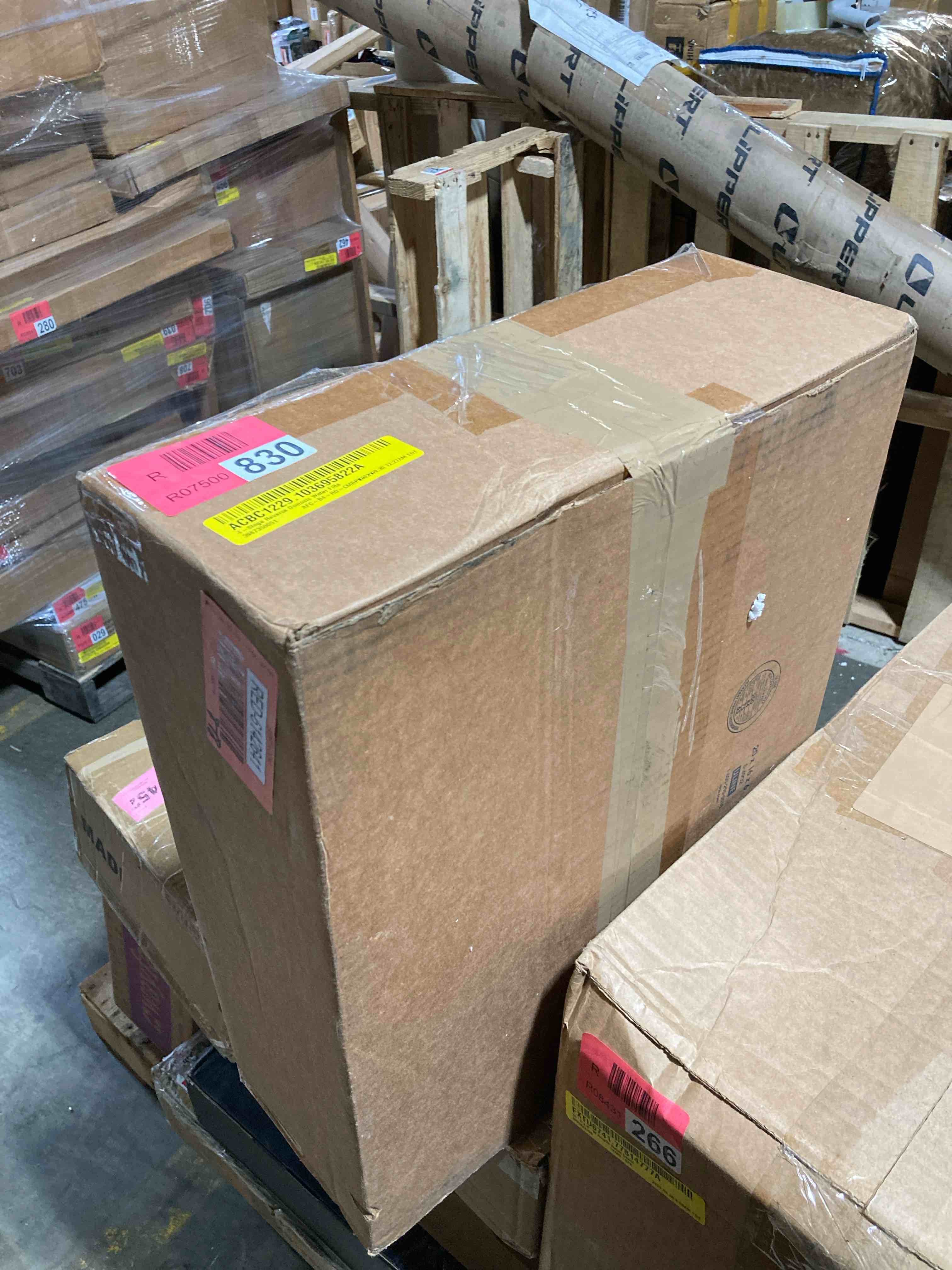 https://s3.amazonaws.com/lotting-images-prod/phillipi/RED6142641_1734391615307.jpeg