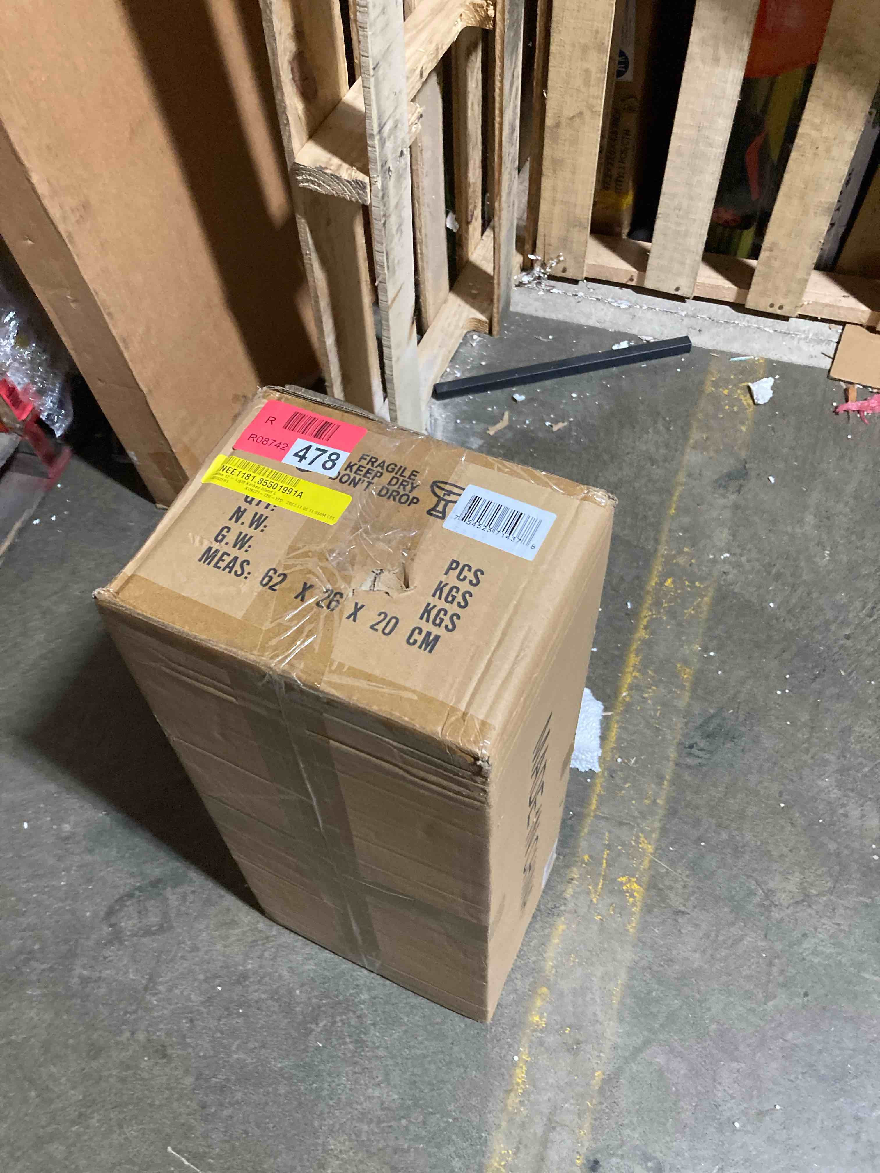 https://s3.amazonaws.com/lotting-images-prod/phillipi/RED6142644_1734393054040.jpeg
