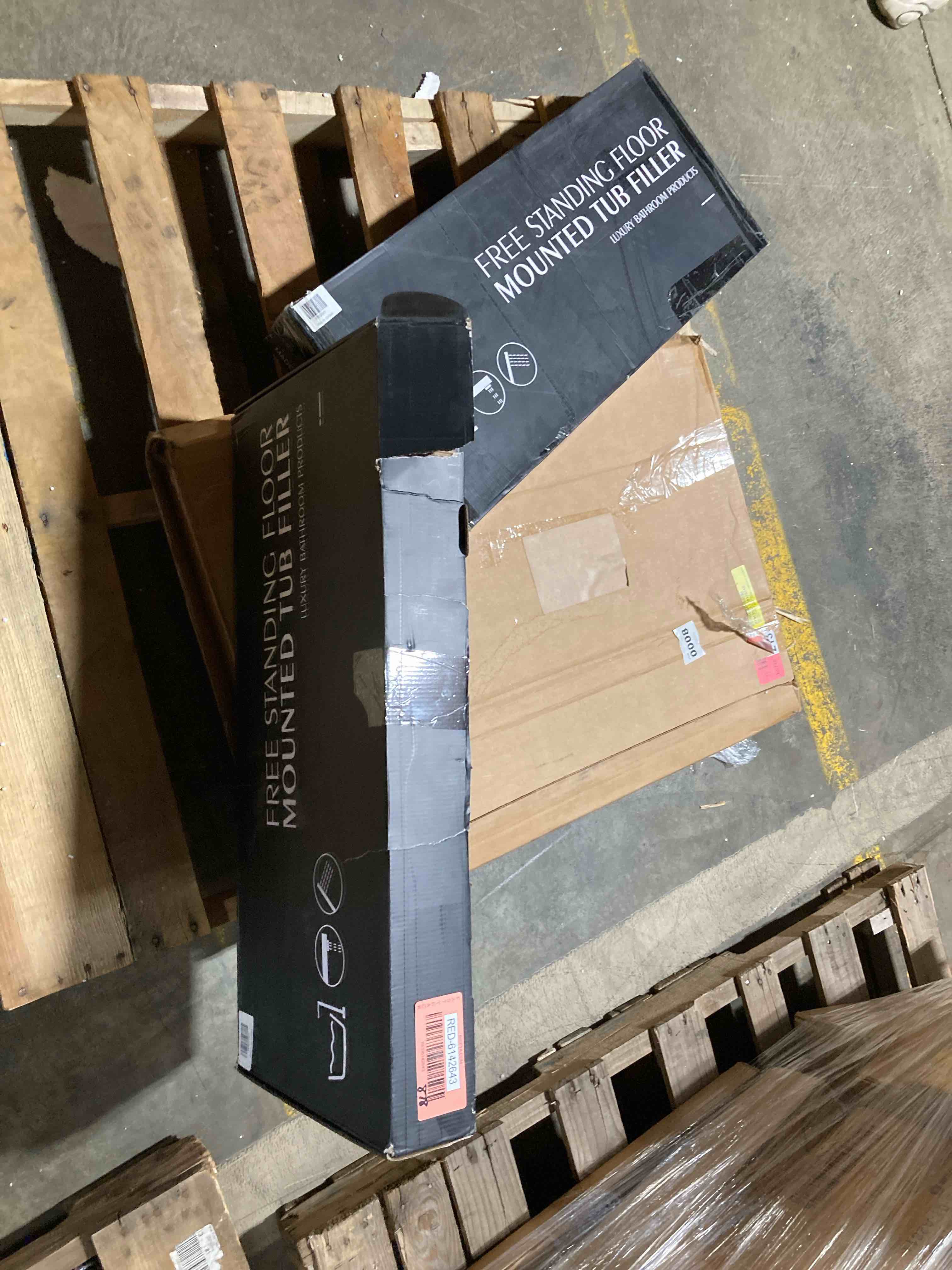 https://s3.amazonaws.com/lotting-images-prod/phillipi/RED6142645_1734392759031.jpeg