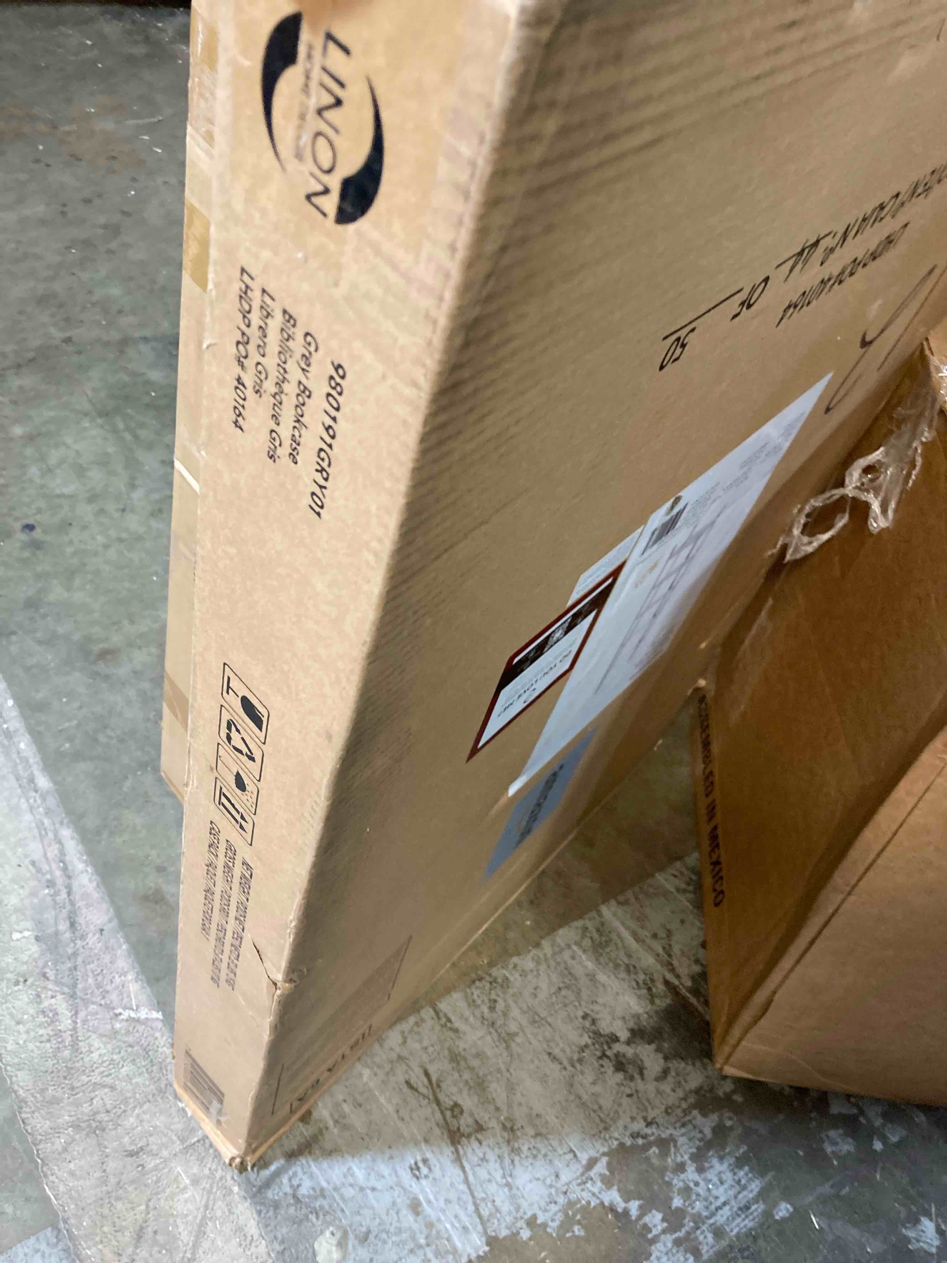 https://s3.amazonaws.com/lotting-images-prod/phillipi/RED6143034_1719947398657.jpeg
