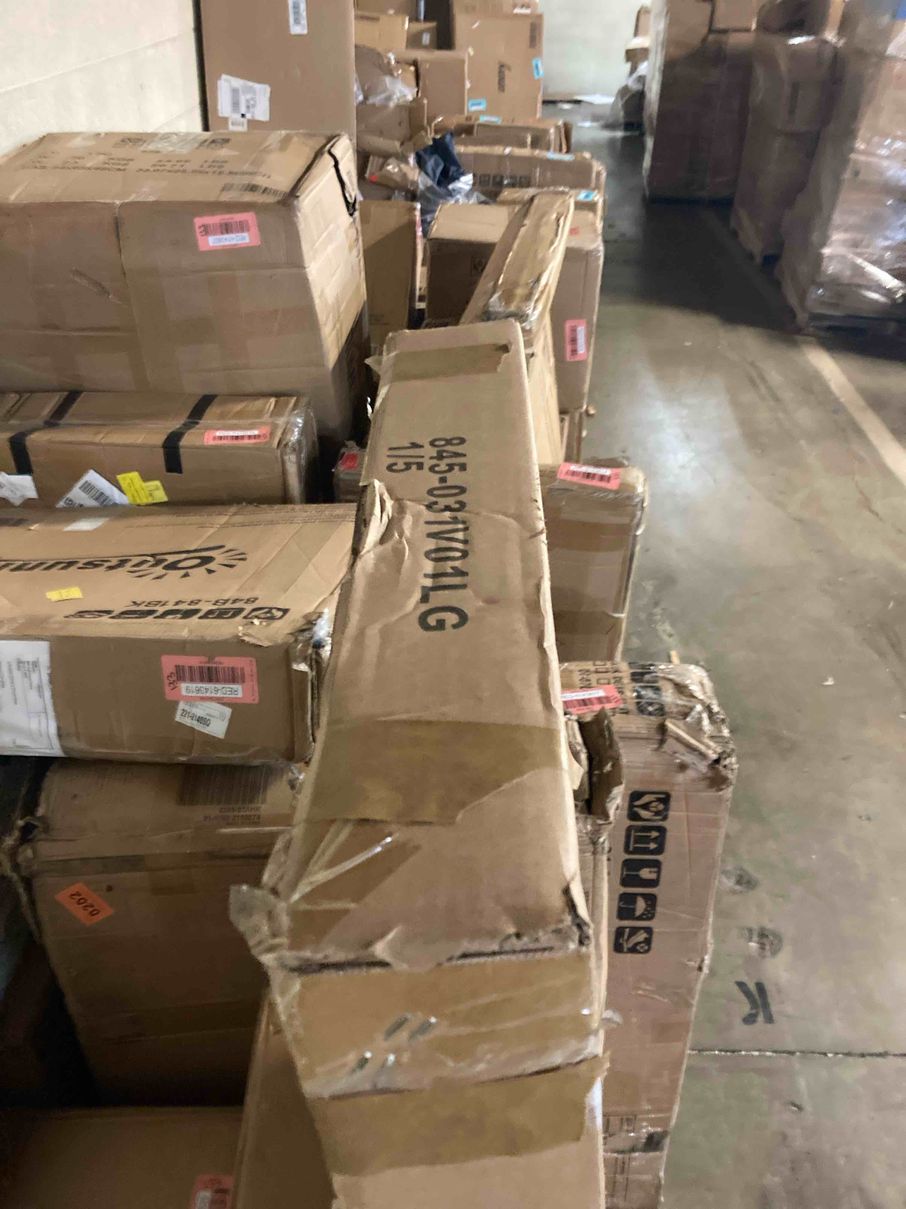 https://s3.amazonaws.com/lotting-images-prod/phillipi/RED6143626_1721154871996.jpeg