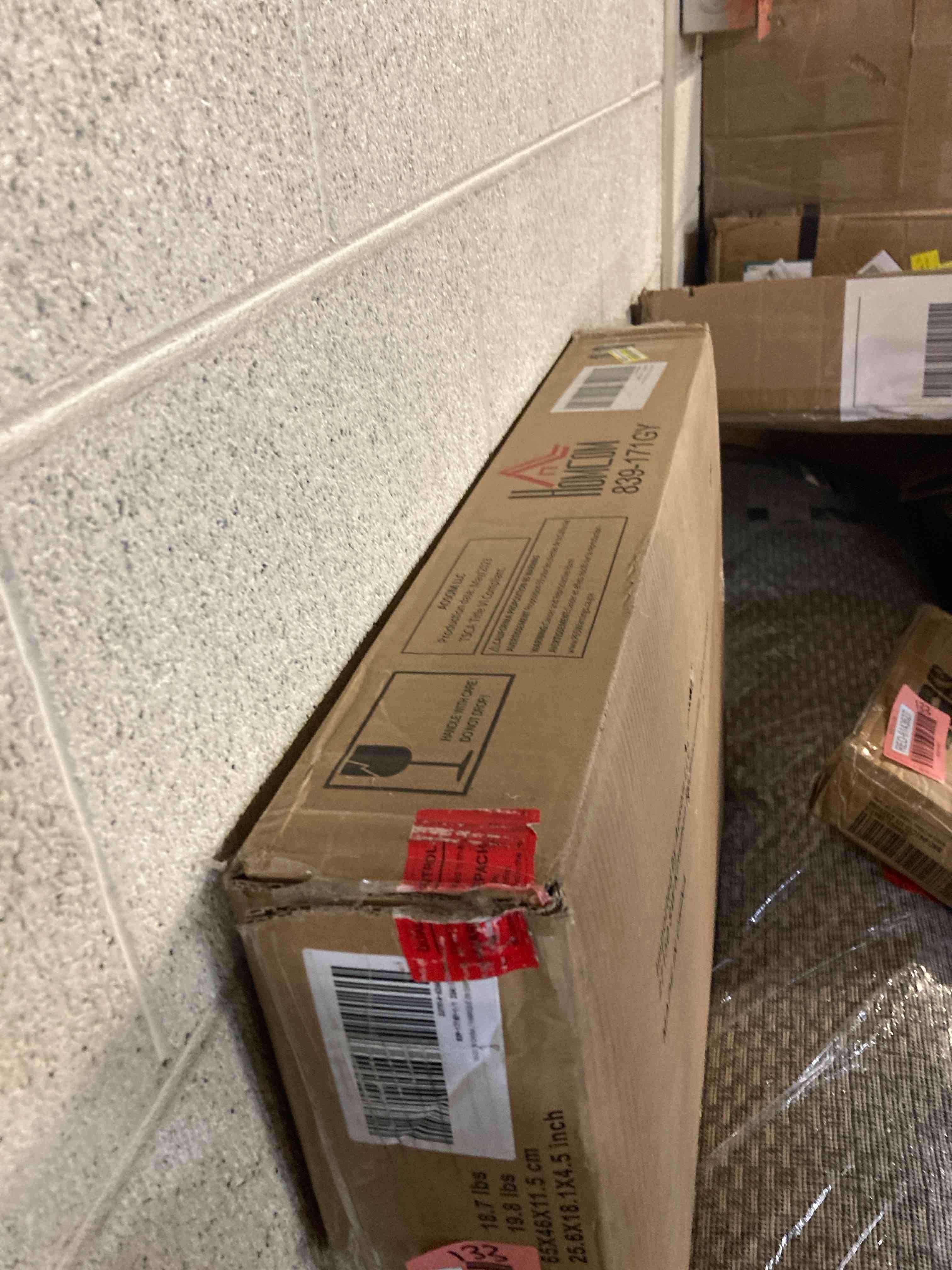 https://s3.amazonaws.com/lotting-images-prod/phillipi/RED6143628_1721155088096.jpeg