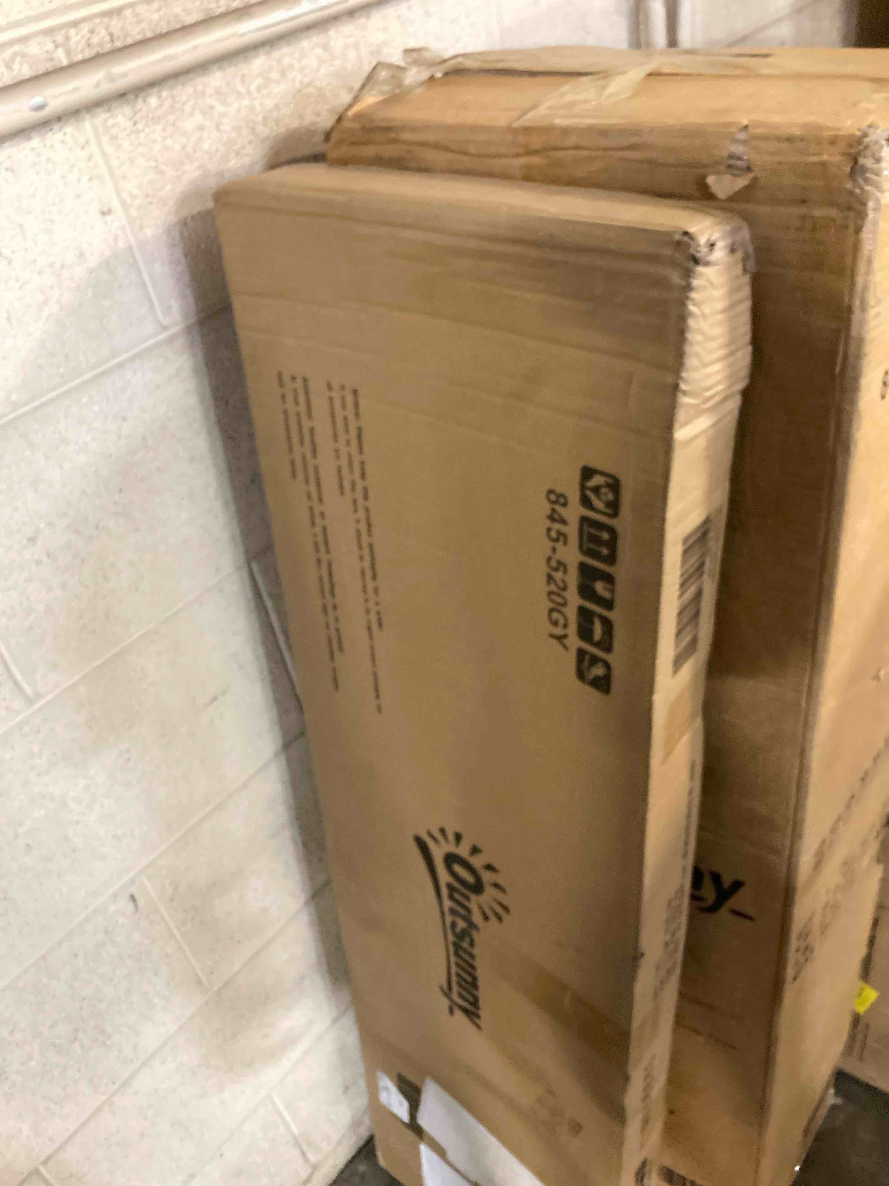 https://s3.amazonaws.com/lotting-images-prod/phillipi/RED6143643_1721156401729.jpeg