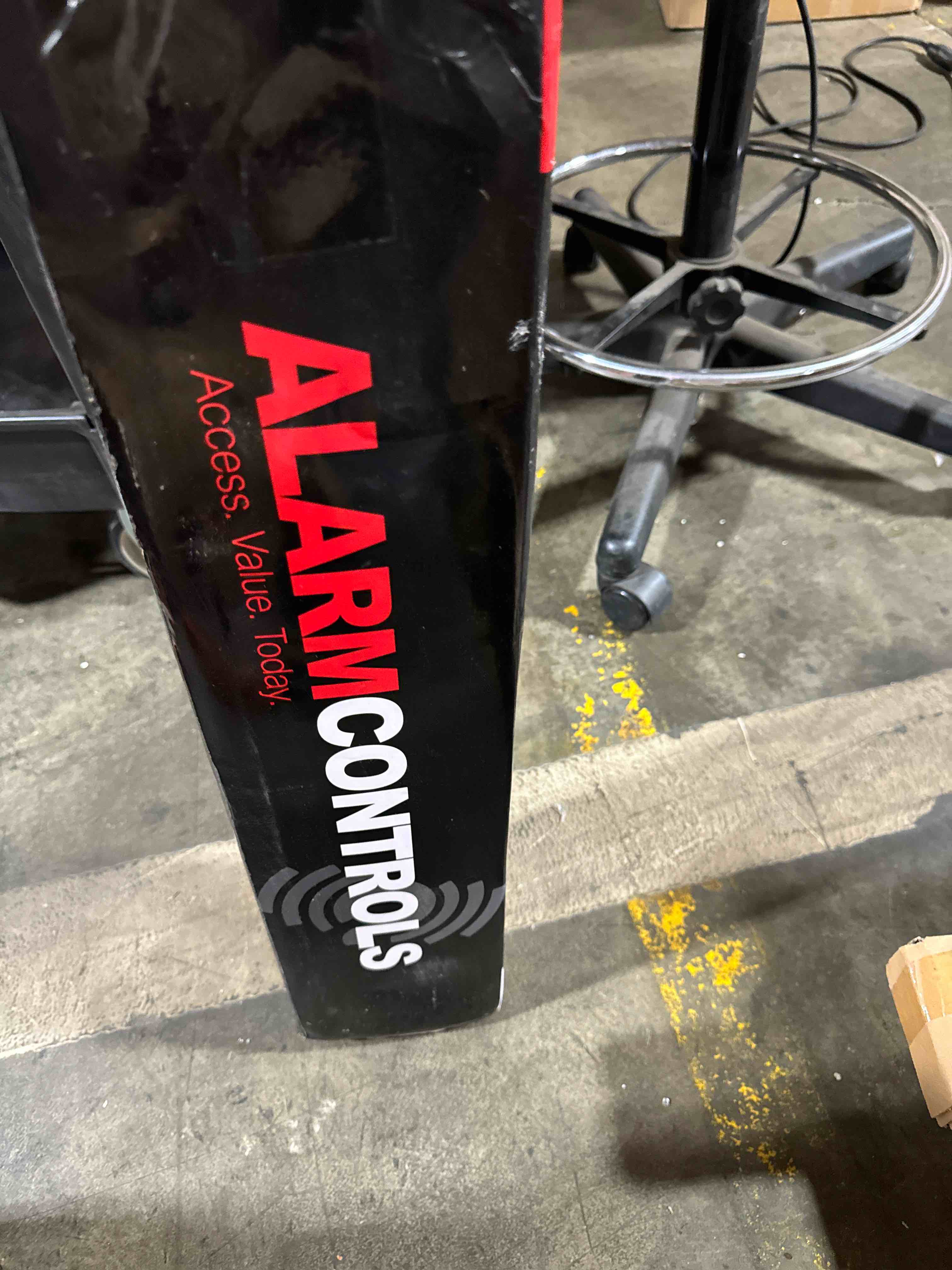 https://s3.amazonaws.com/lotting-images-prod/phillipi/RED6144350_1722961315991.jpeg
