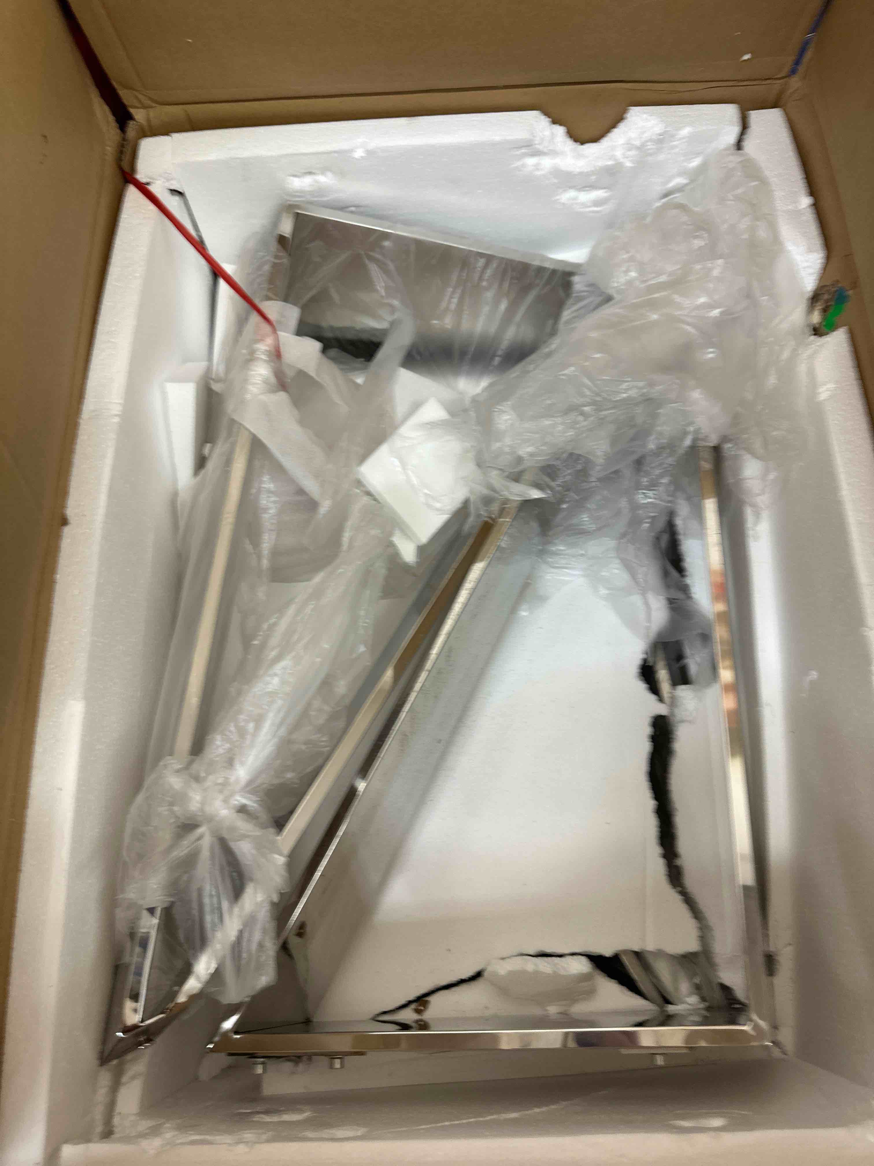 https://s3.amazonaws.com/lotting-images-prod/phillipi/RED6145464_1726154672998.jpeg