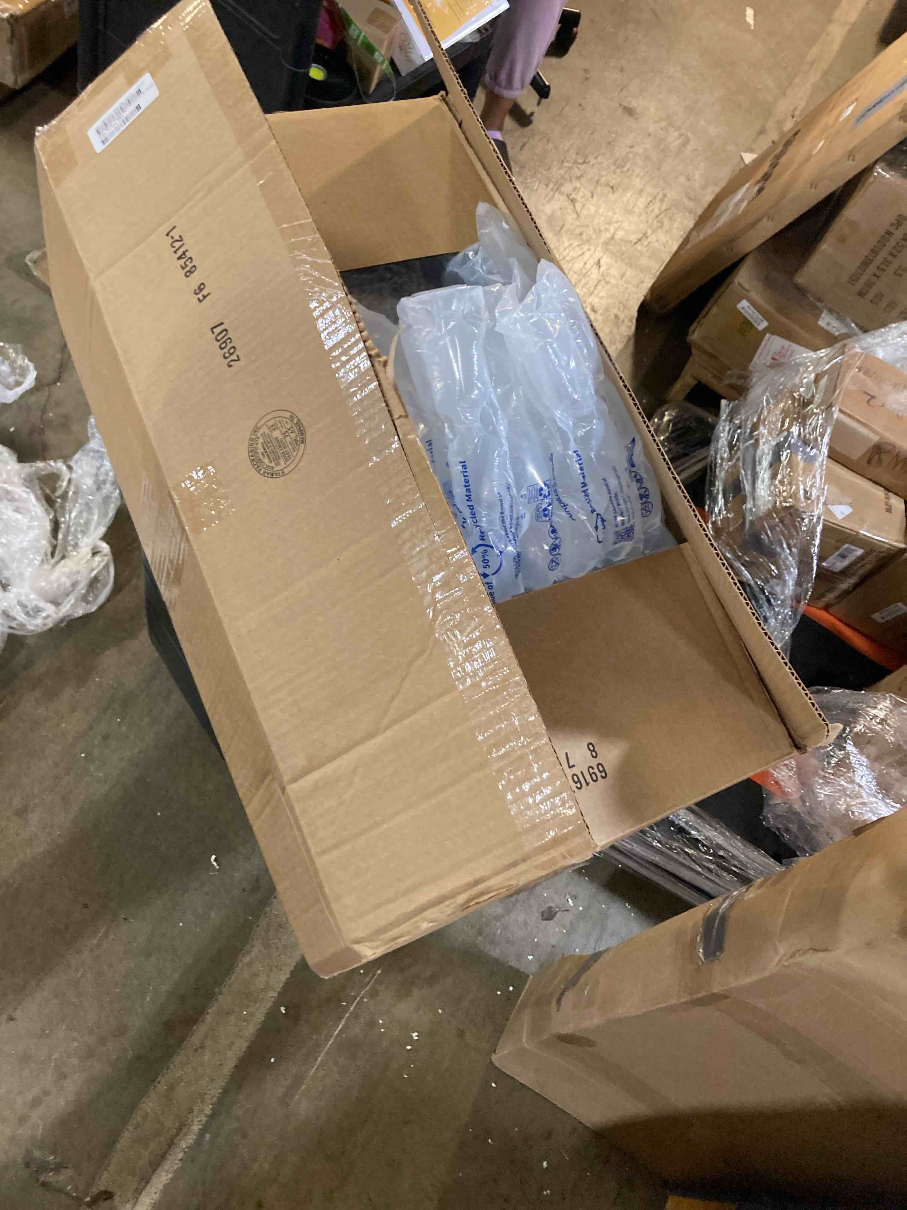 https://s3.amazonaws.com/lotting-images-prod/phillipi/RED6147885_1729614545637.jpeg