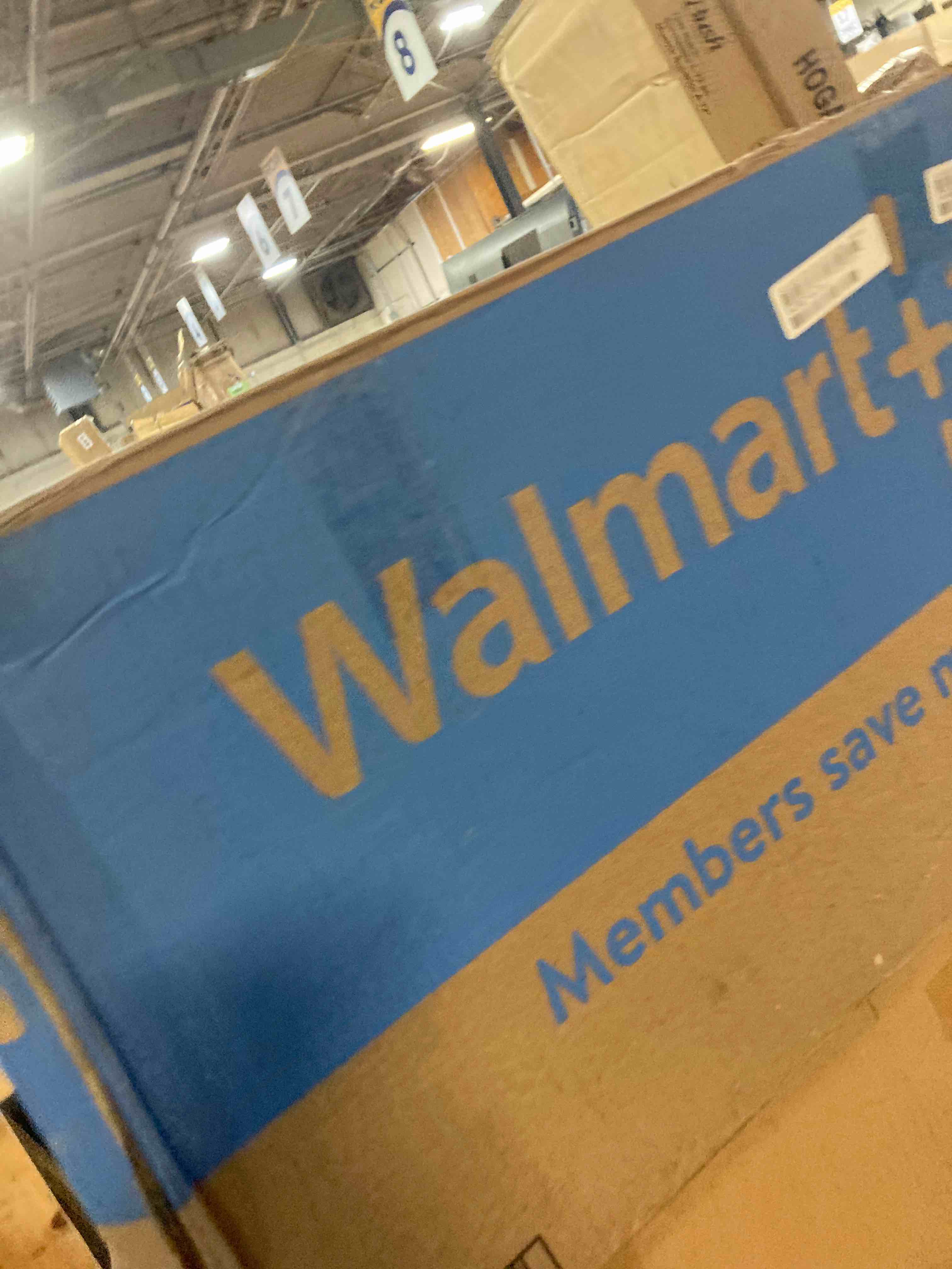 https://s3.amazonaws.com/lotting-images-prod/phillipi/RED6147904_1729710652774.jpeg