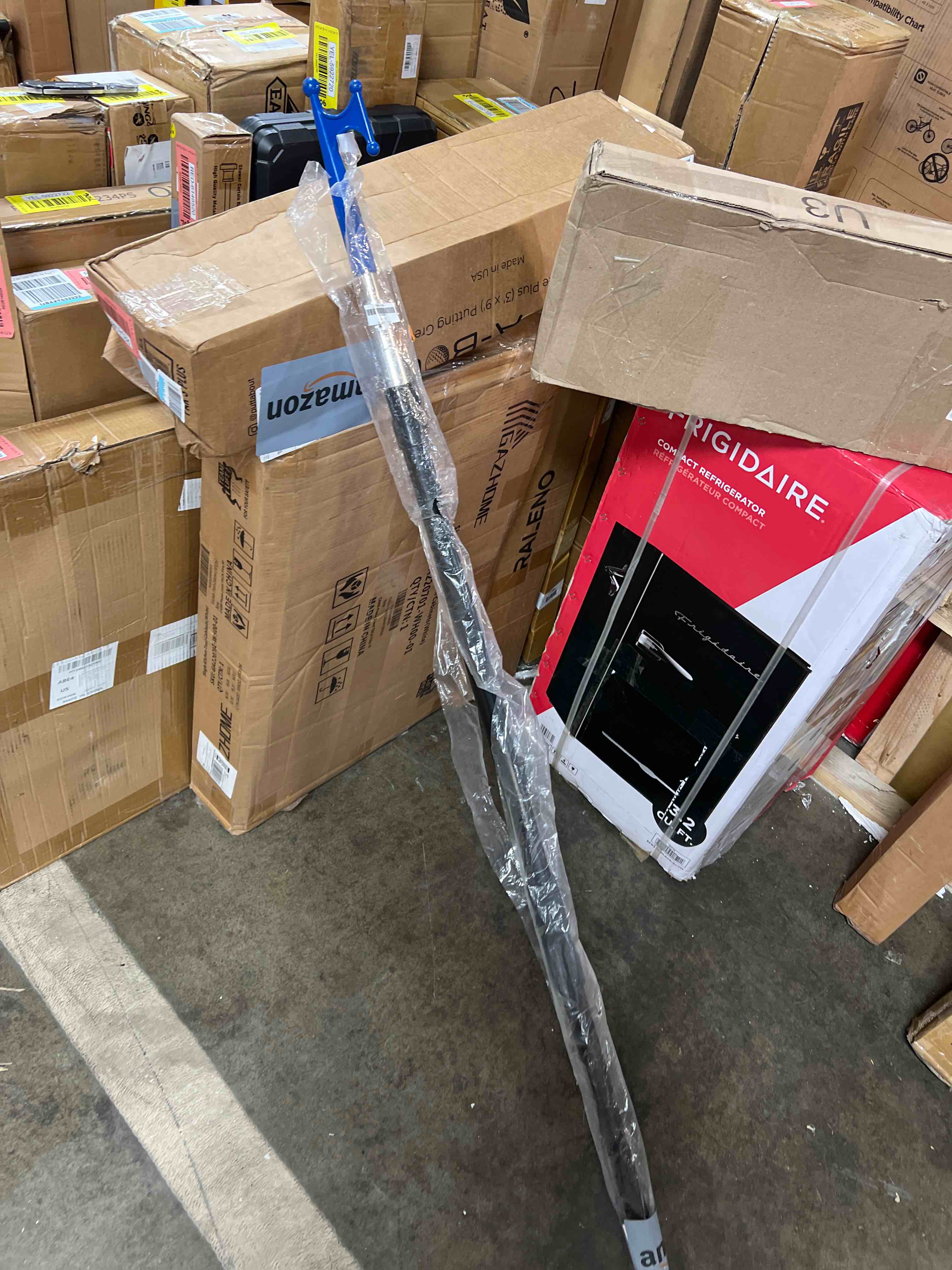 https://s3.amazonaws.com/lotting-images-prod/phillipi/RED6148530_1731356072868.jpeg